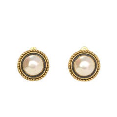 Chanel Vintage '50s-'60s Pearl Clip On Earrings