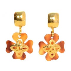 Chanel Vintage '95 Tortoise & Gold Four Leaf Clover Clip On Earrings 3