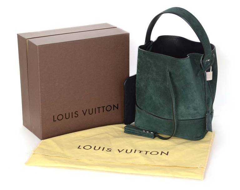 Louis Vuitton Runway Green Suede Nn14 PM Drawstring Bag 3