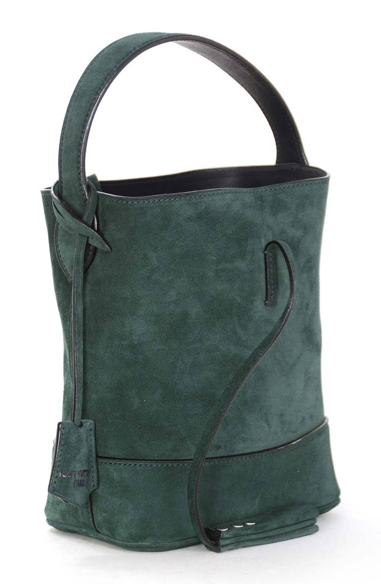 Louis Vuitton Runway Green Suede Nn14 PM Drawstring Bag For Sale at 1stdibs