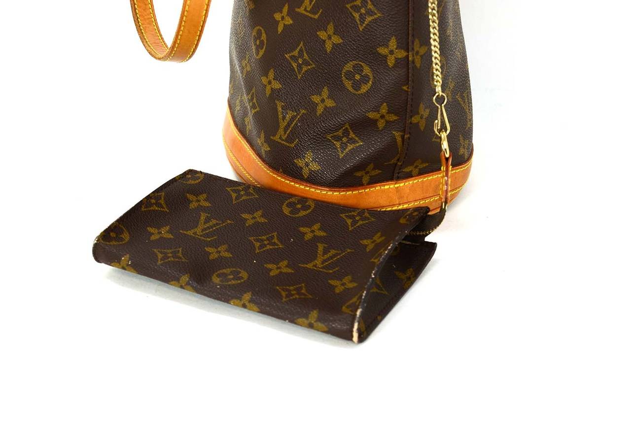 LOUIS VUITTON Monogram Bucket Bag PM In Good Condition In New York, NY