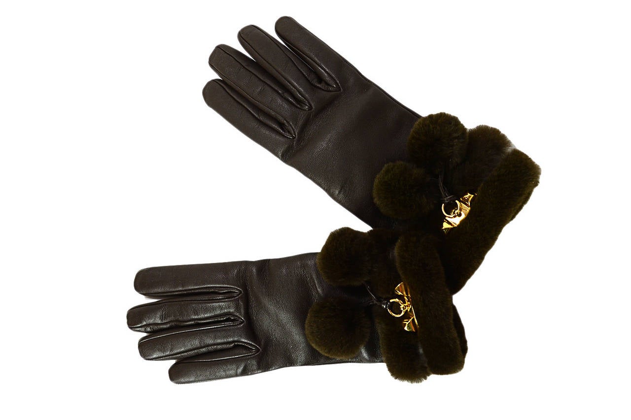 HERMES Brown Leather Gloves w/ Gold Medor & Mink Trim sz 7 In Excellent Condition In New York, NY