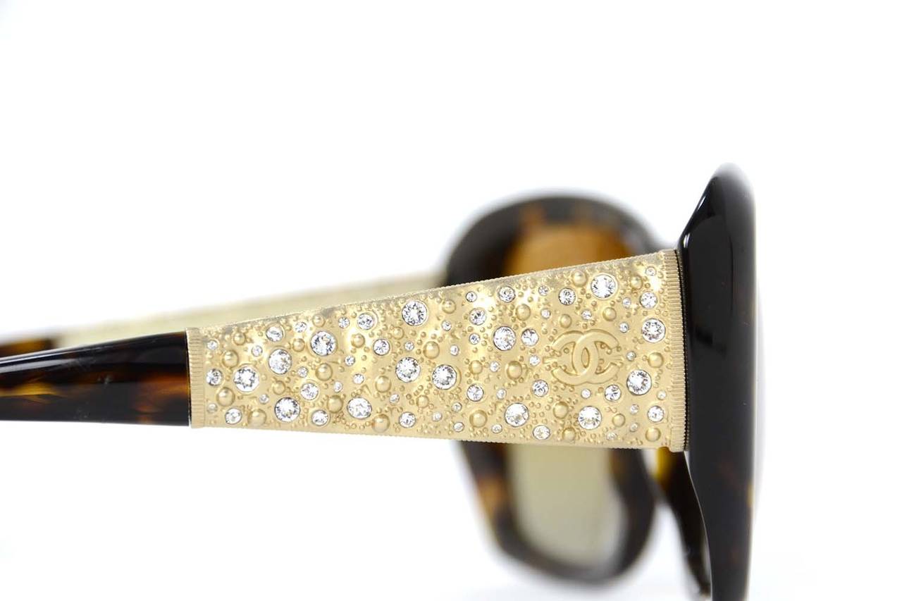 Women's or Men's CHANEL NIB Tortoise Resin Bijoux Rhinestone Polarized Sunglasses rt. $1, 350