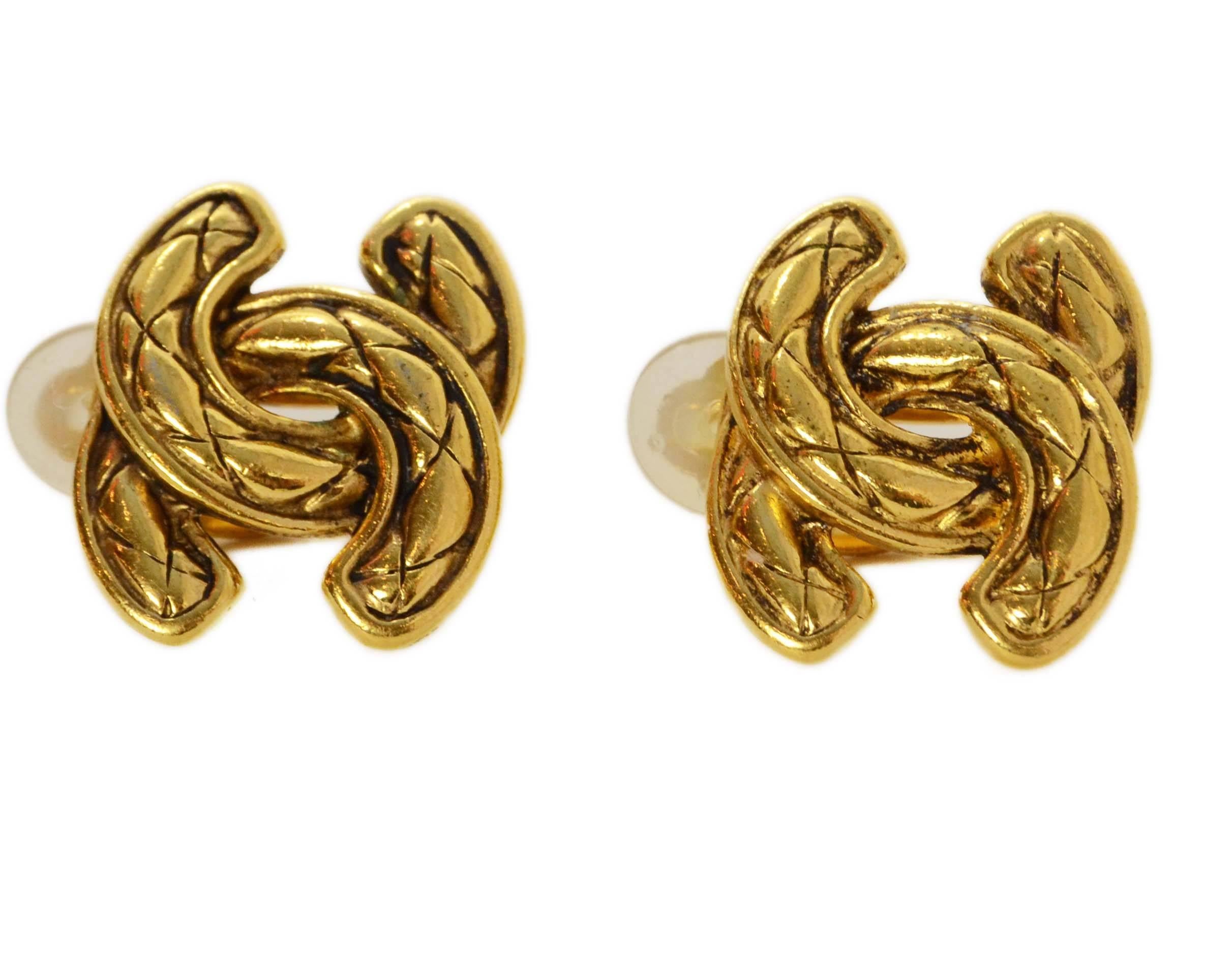 Chanel Vintage '90s Quilted Gold CC Clip On Earrings 
Made In: France
Year of Production: 1990s
Color: Goldtone
Materials: Metal
Closure: Clip on
Stamp: 2436 Chanel
Overall Condition: Excellent vintage, pre-owned condition
Measurements: