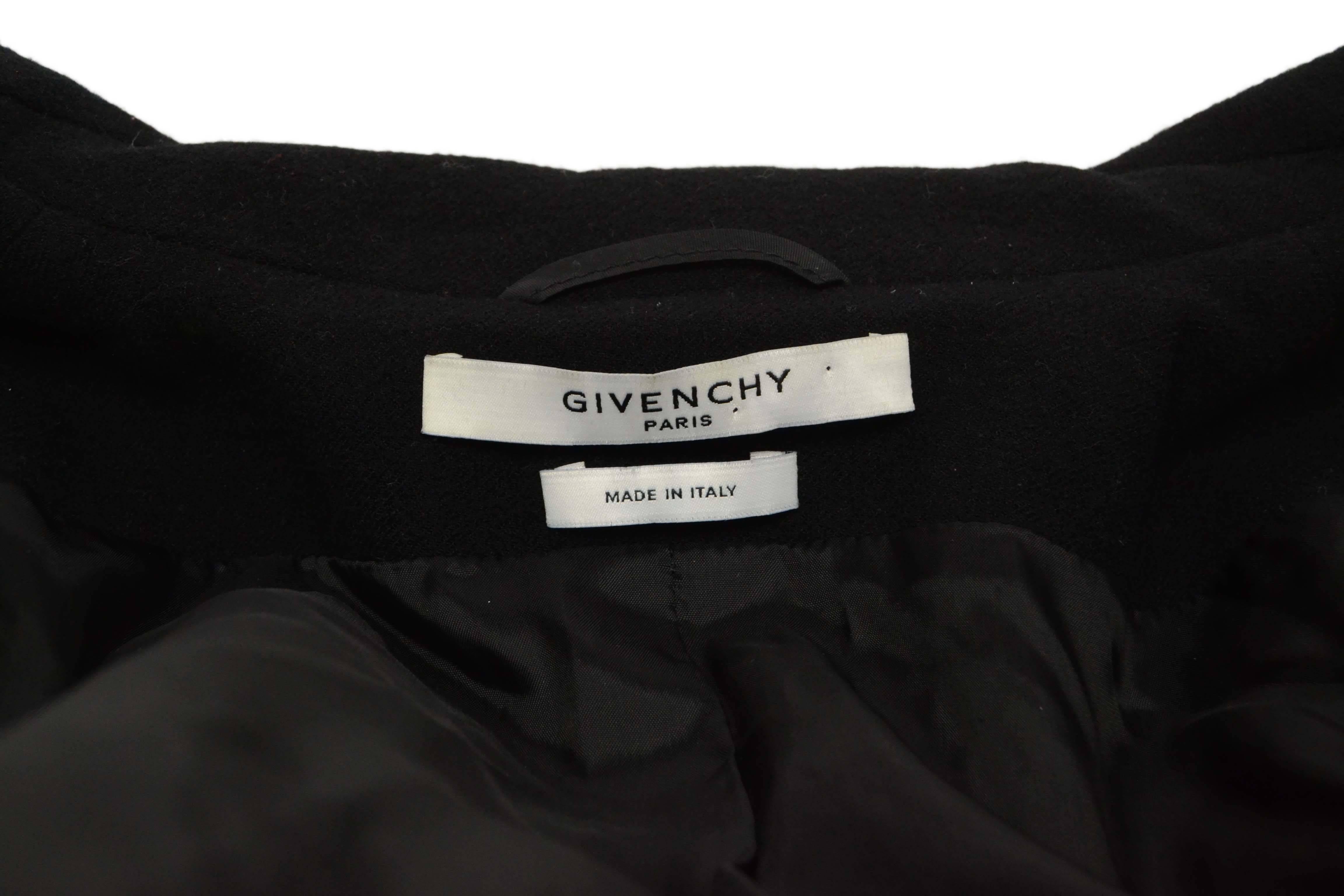 Givenchy Black Wool Cropped Coat sz 42 In Excellent Condition In New York, NY