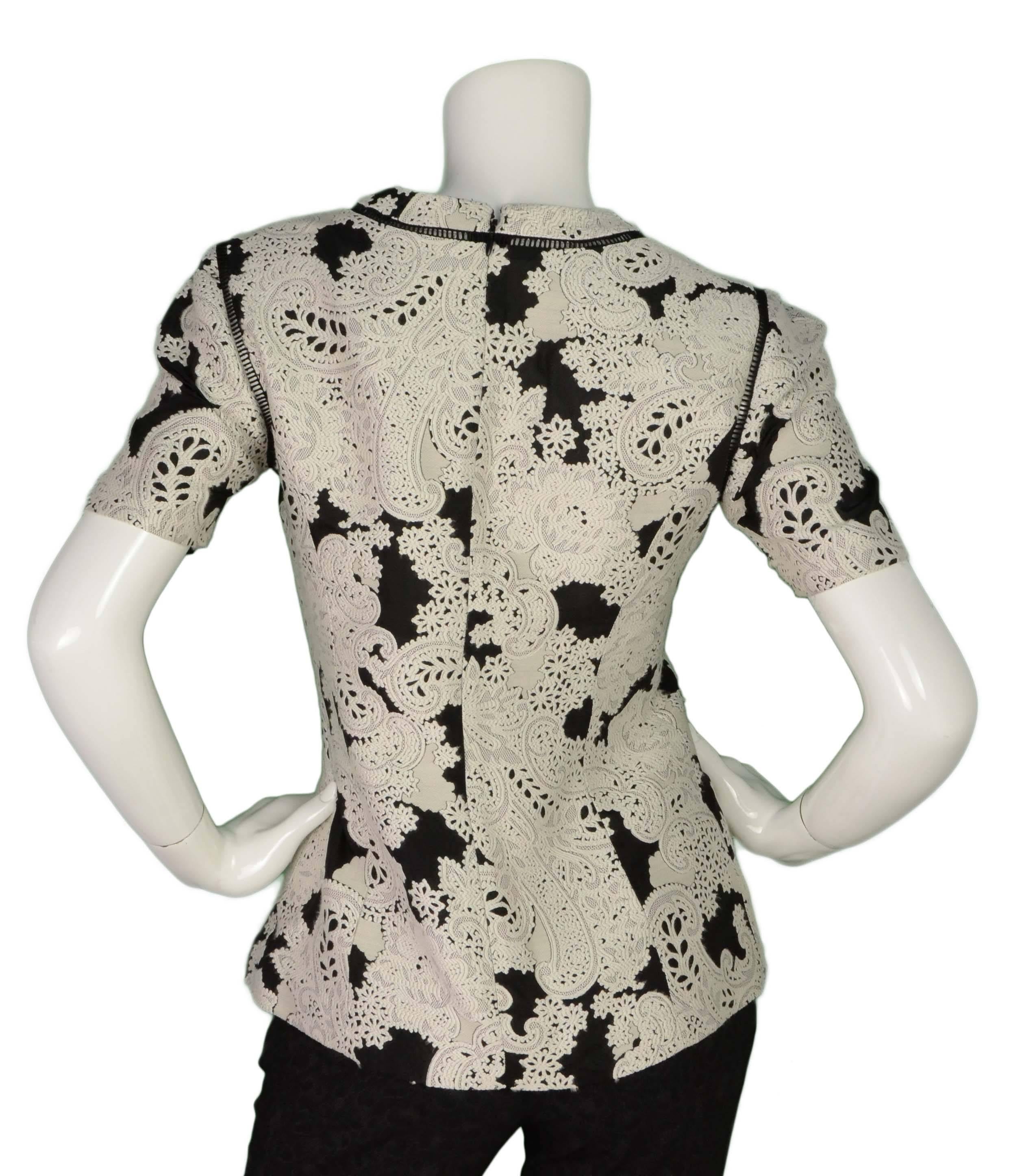 Derek Lam Black & White Paisley Short Sleeve Top sz 4 In Excellent Condition In New York, NY