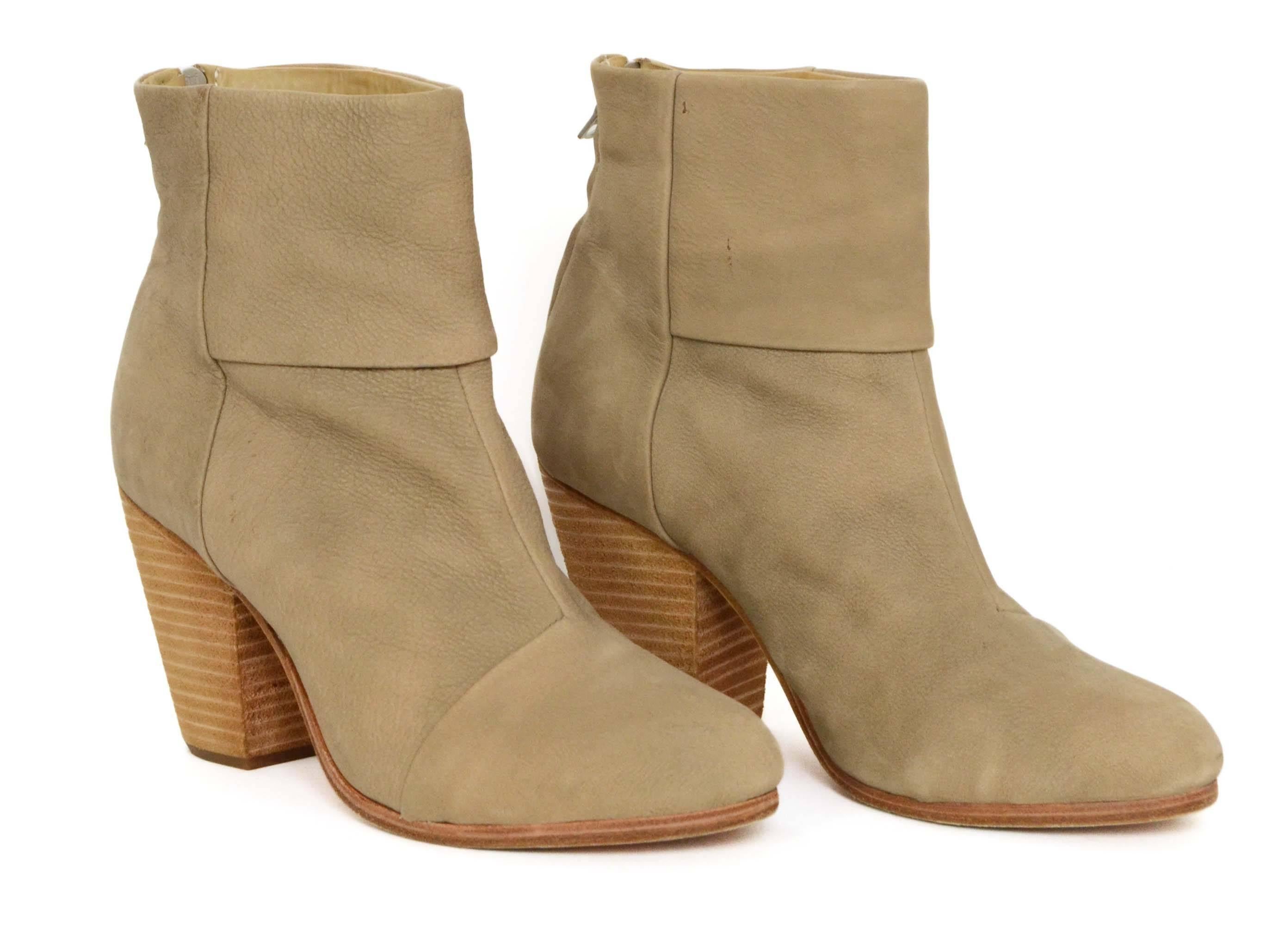 Rag & Bone Beige Leather Ankle Boots sz 39 In Excellent Condition In New York, NY