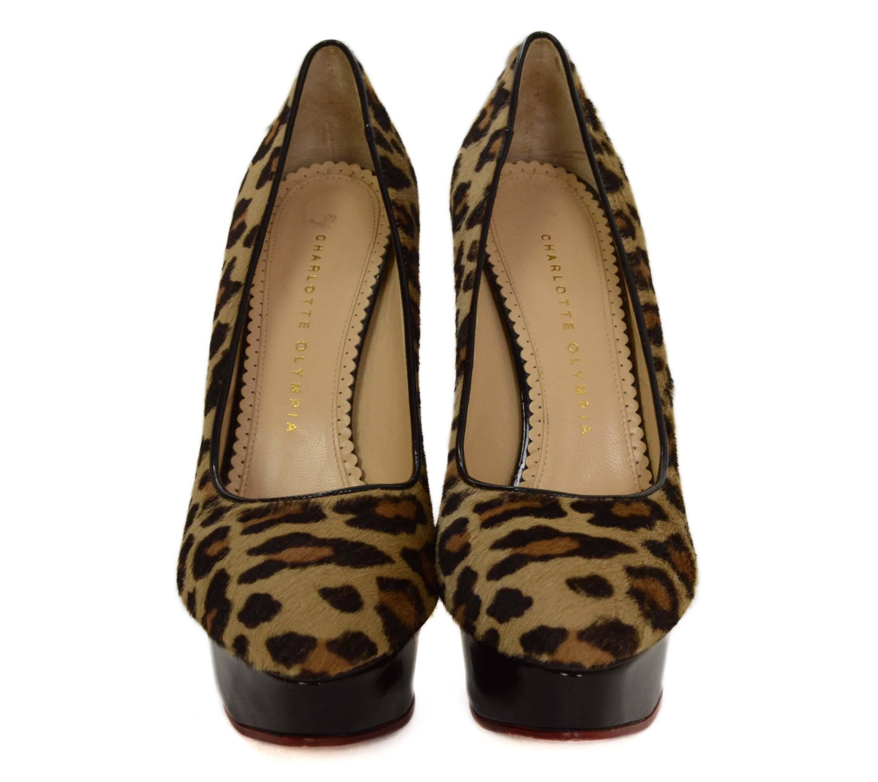 Charlotte Olympia Leopard Print Ponyhair Platform Pumps sz 38.5 In Excellent Condition In New York, NY