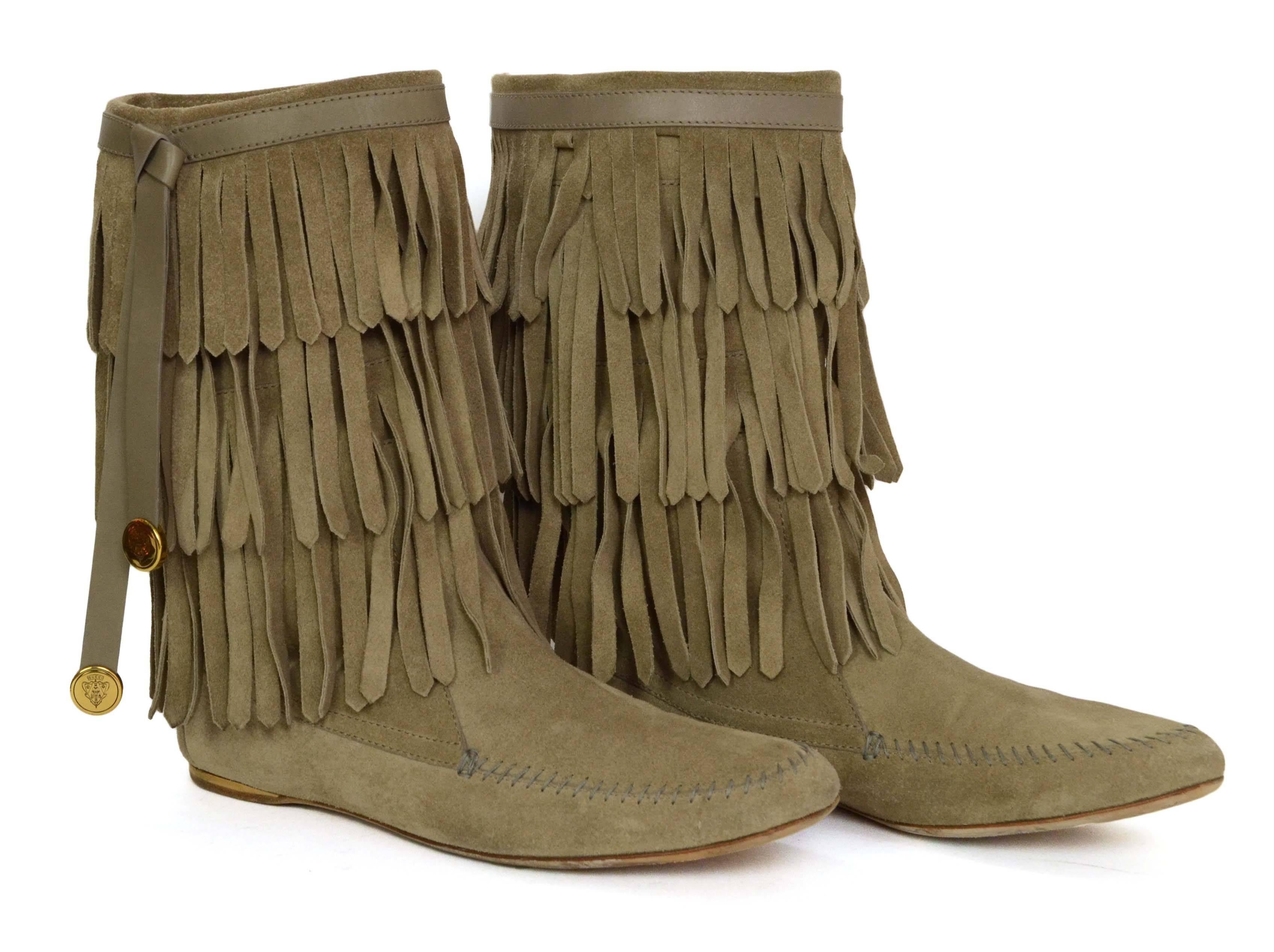 Gucci Beige Suede Fringe Boots sz 39 In Excellent Condition In New York, NY