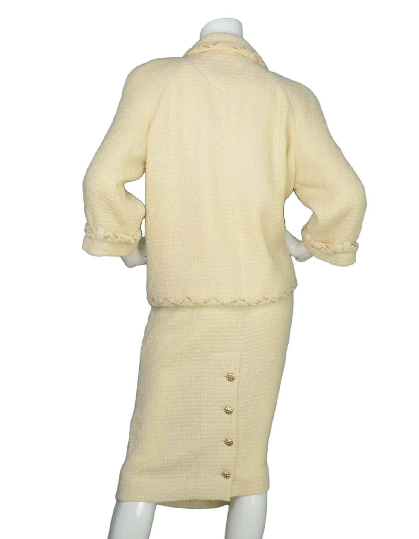 Chanel '07 Runway Cream Wool Skirt Suit sz FR46 In Excellent Condition In New York, NY