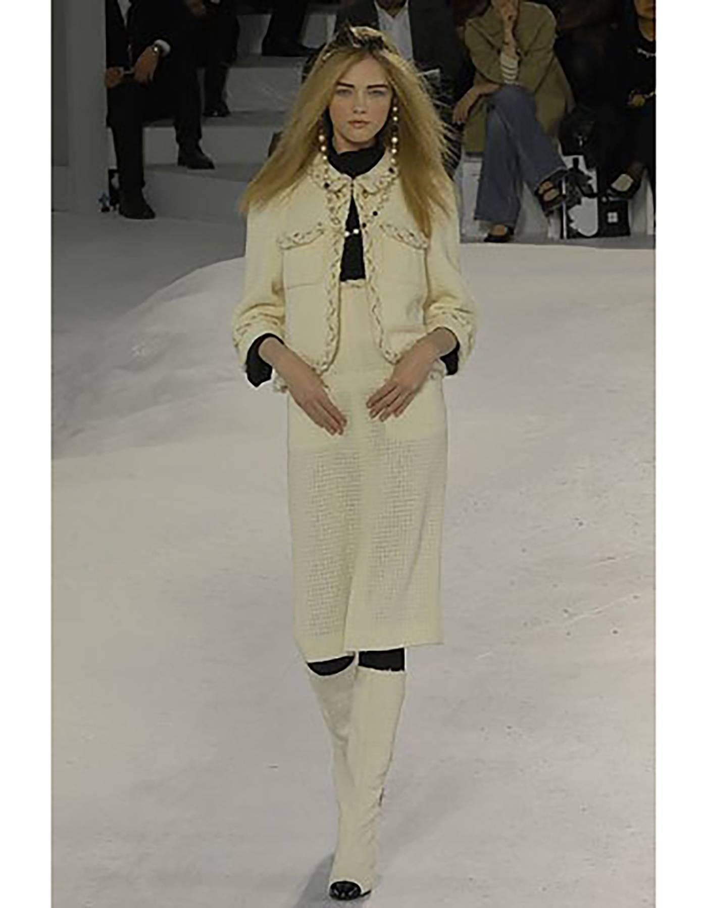 Chanel Cream Wool Skirt Suit
Features wool and chain braiding throughout trim
Made In: France
Year of Production: A/W 2007
Color: Cream
Composition: 100% wool
Lining: Beige, 100% silk
Closure/Opening: Jacket- Neckline button and hook and eye