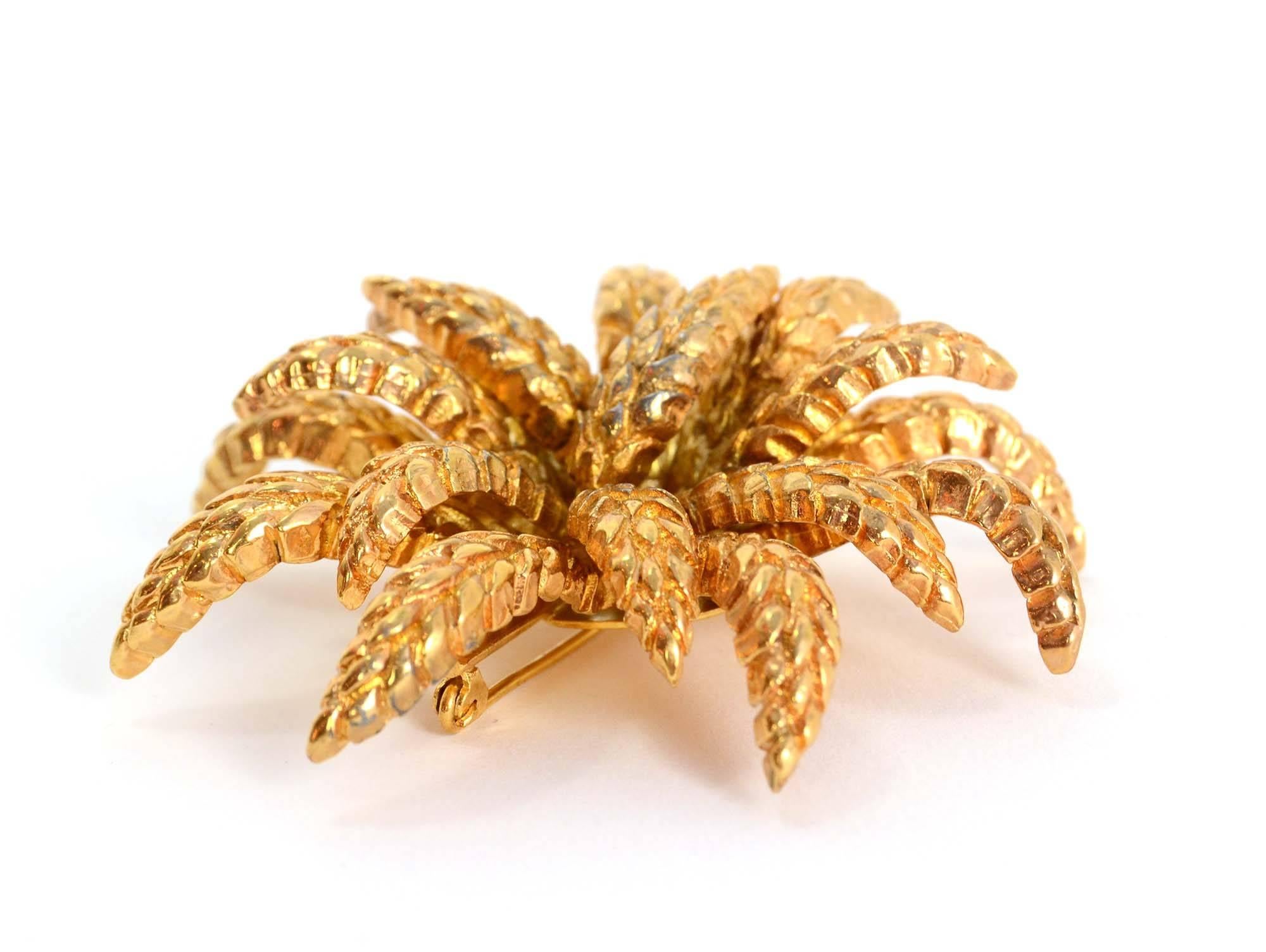 Chanel Vintage '89 Gold Flower Brooch
Features leafy texture throughout
Made in: France
Year of Production: 1989
Stamp: 2 CC 9
Closure: Pin back closure
Color: Goldtone
Materials: Metal
Overall Condition: Excellent condition with no real
