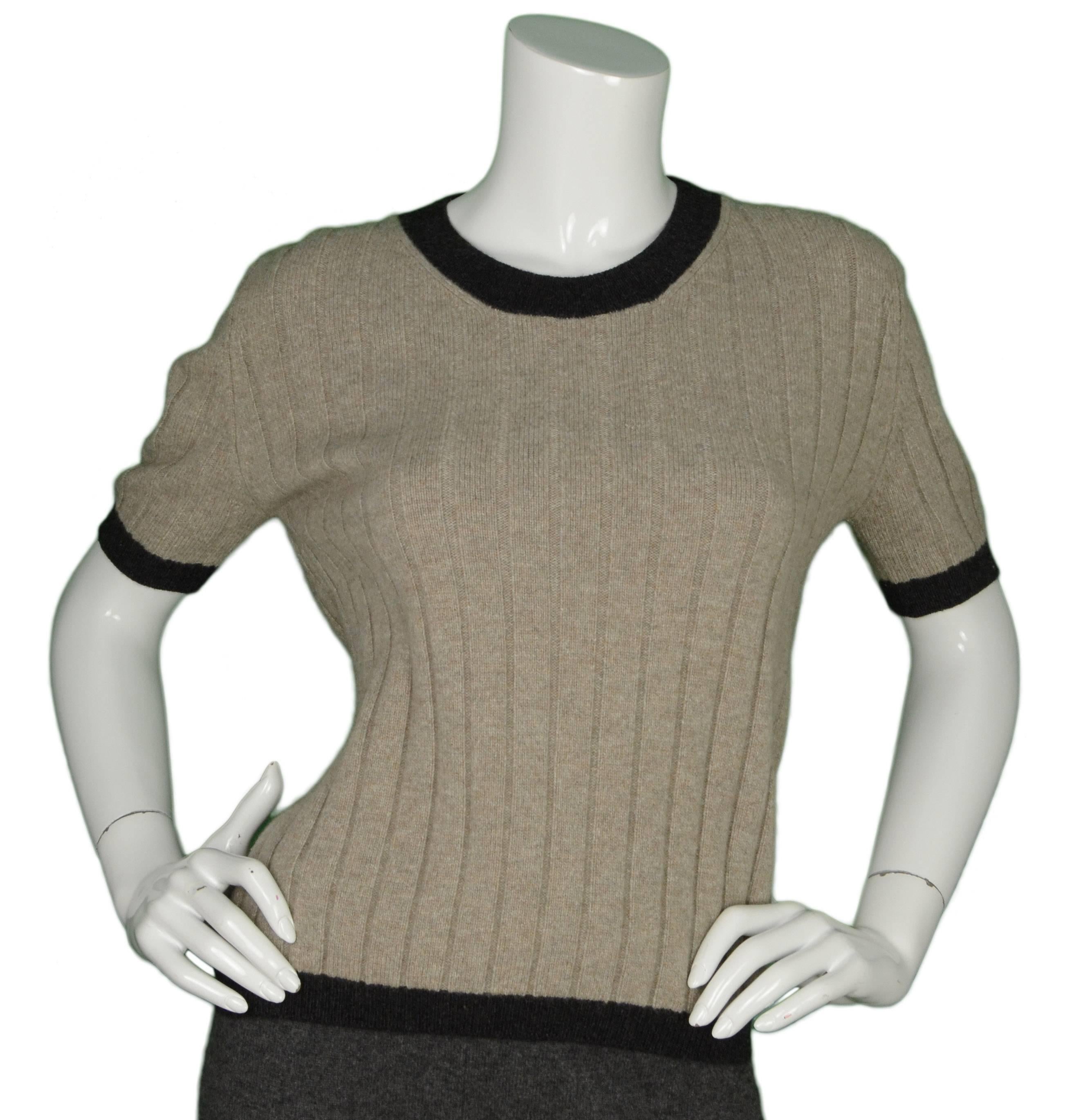 Chanel Vintage '97 Beige Cashmere Sweater Set sz 44 In Excellent Condition In New York, NY
