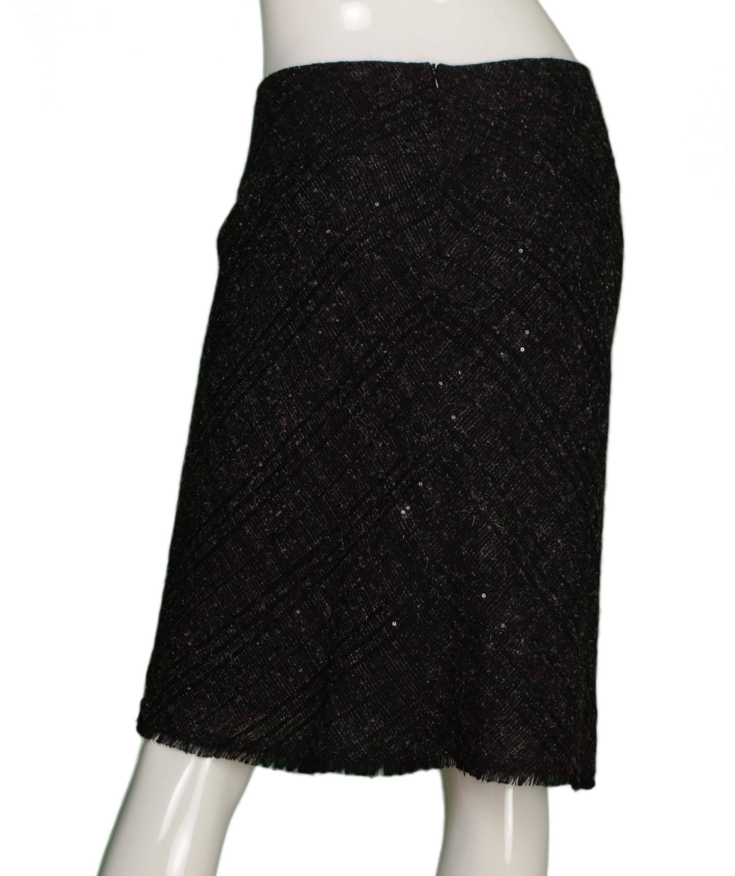 Burberry Black & Grey Wool Pencil Skirt sz 4 In Excellent Condition In New York, NY