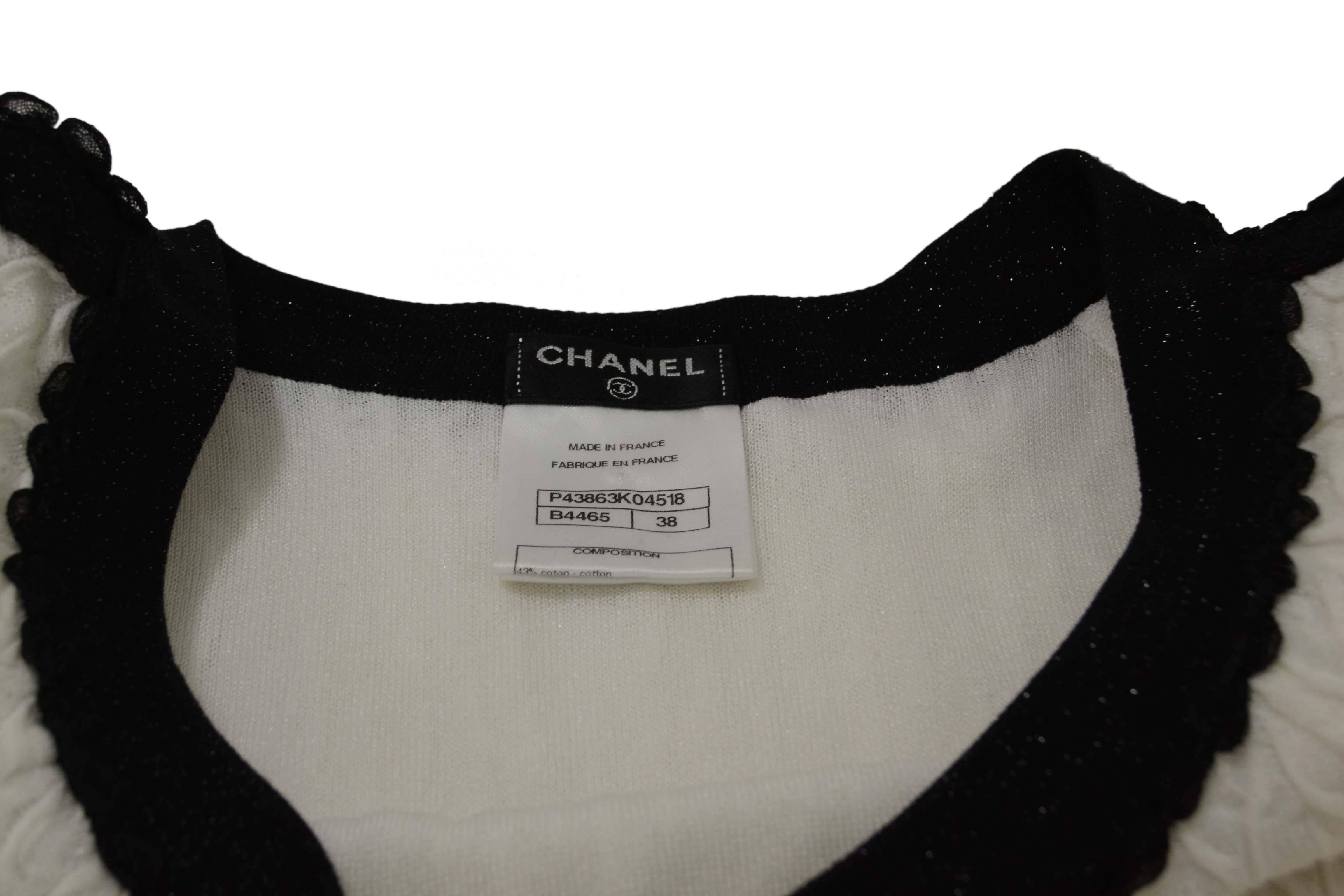 Chanel Black & White Short Sleeve Dress sz 38 In Excellent Condition In New York, NY