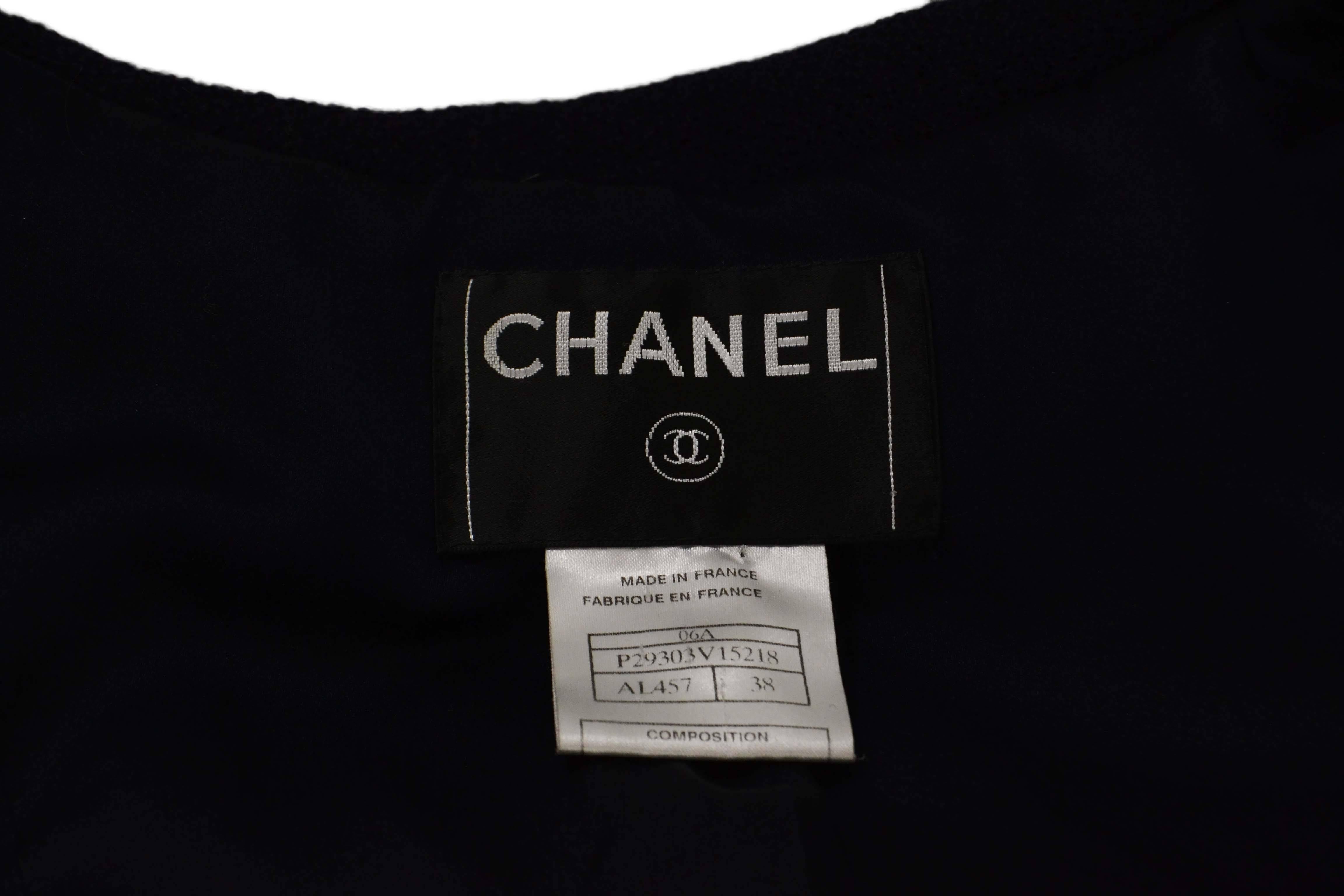 Chanel Navy Pleated Toggle Front Coat sz 38 In Excellent Condition In New York, NY