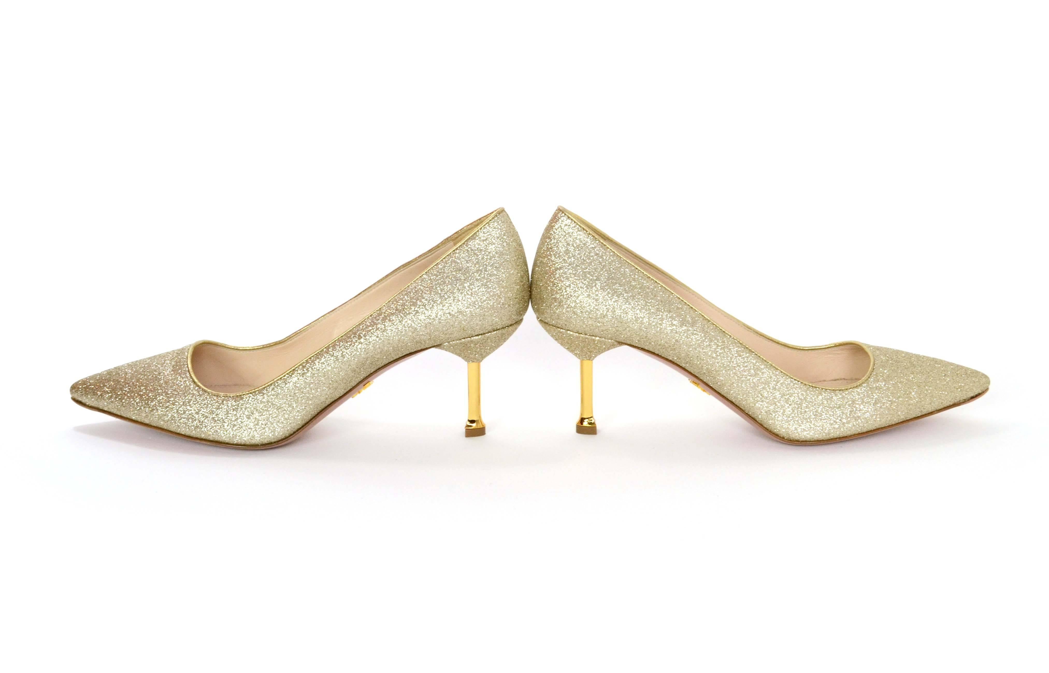 Prada Gold Glitter Kitten Heel Pumps sz 38.5 In Excellent Condition In New York, NY