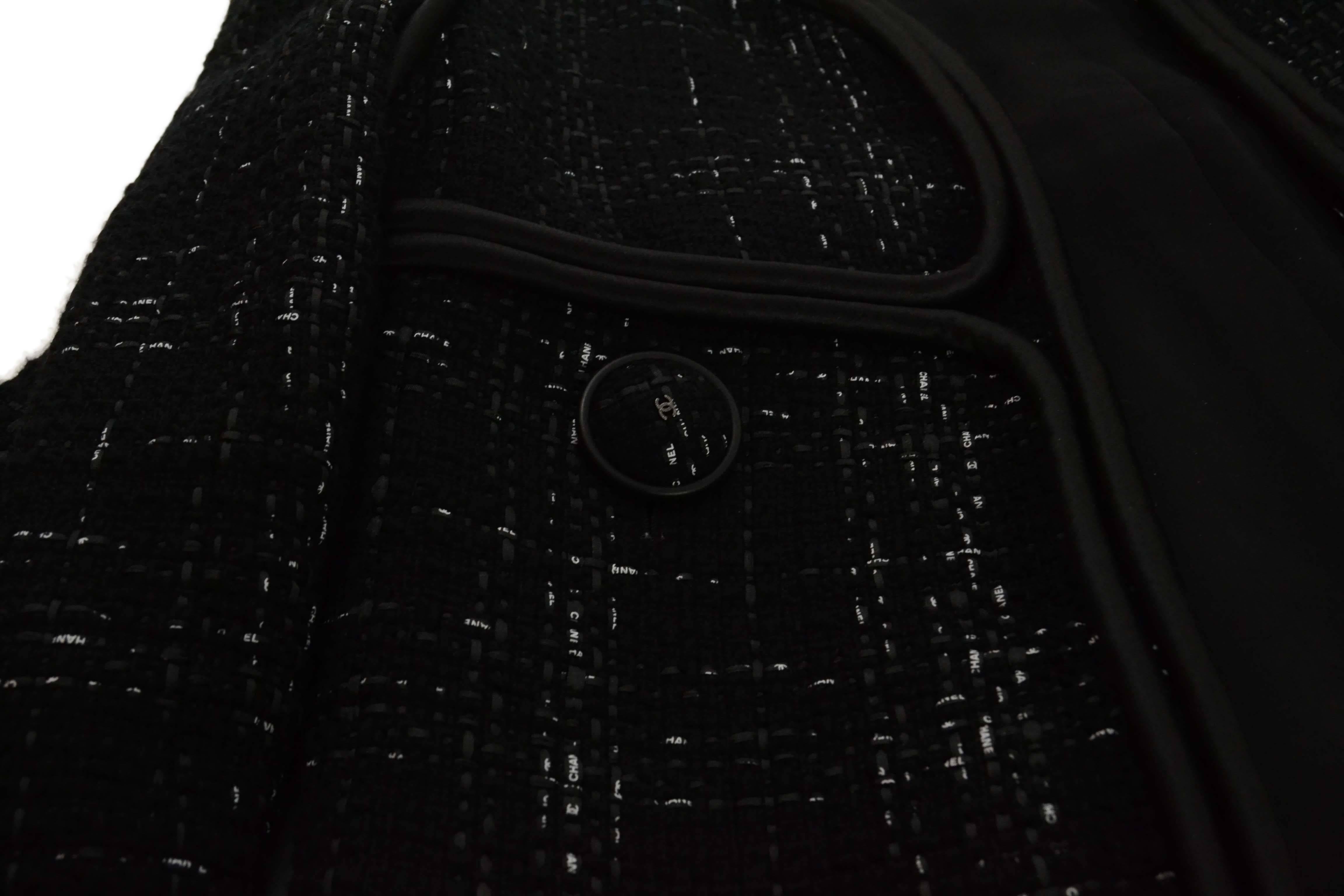 Women's Chanel 2015 Black/White Boucle Jacket w/ Satin Piping sz 36