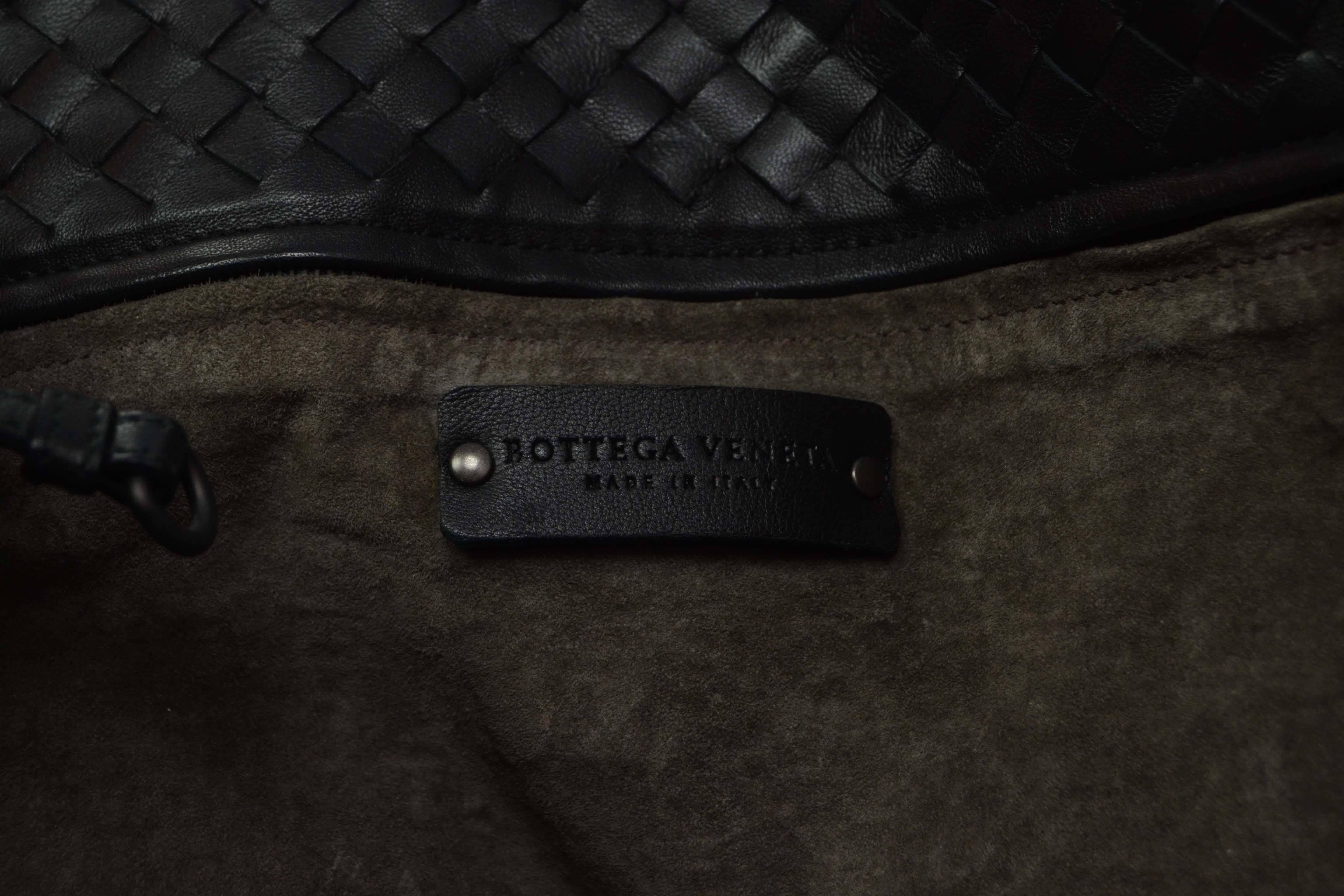 Bottega Veneta Black Woven Leather Large Intrecciato Bag rt. $3, 950 3