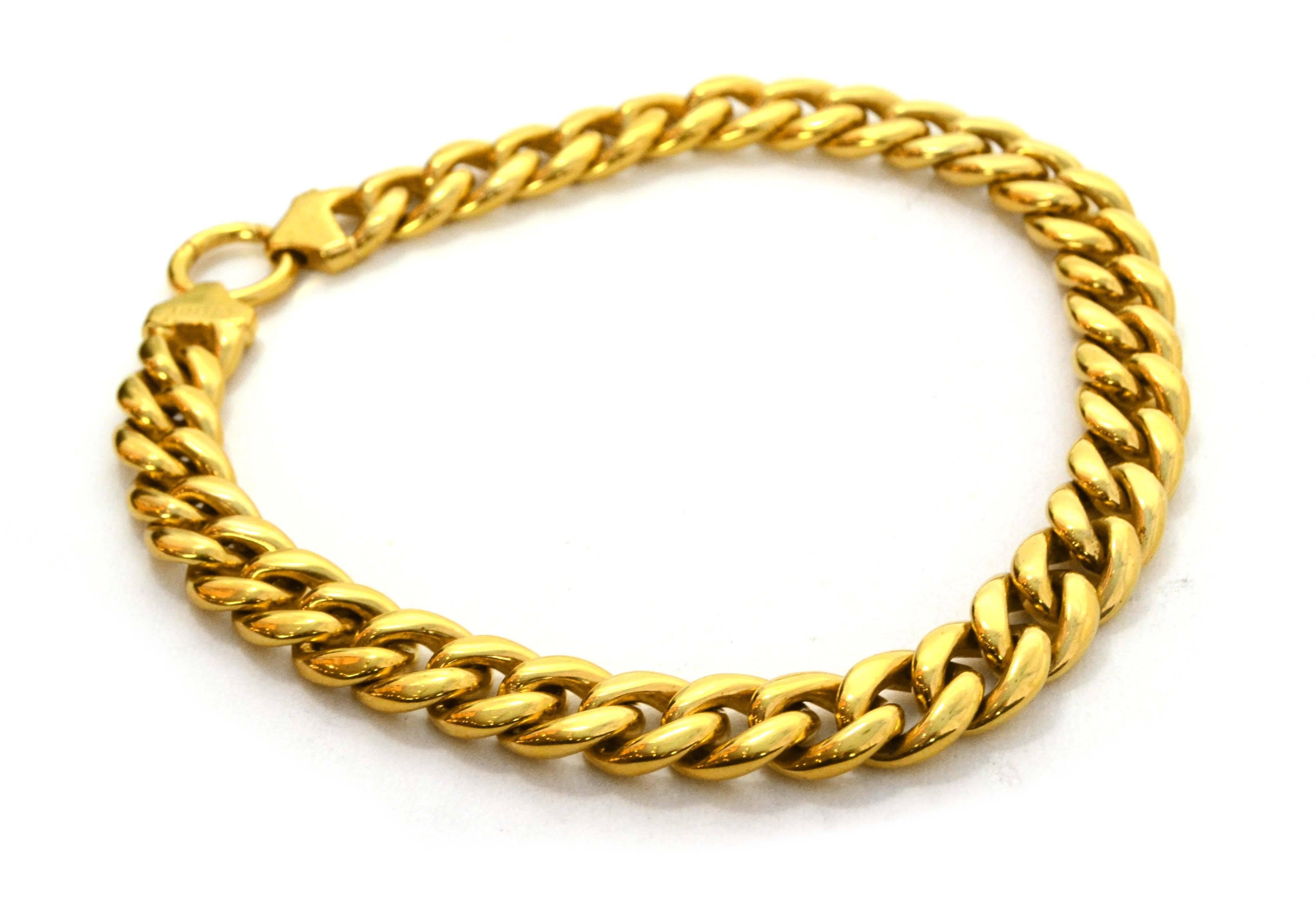 Celine Gold Curb Chain Link Choker
Made In: Italy
Color: Goldtone
Materials: Metal
Closure: Push lever jump ring
Stamp: Celine Made in Italy M
Retail Price: $780 + tax
Overall Condition: Excellent pre-owned condition with the exception of