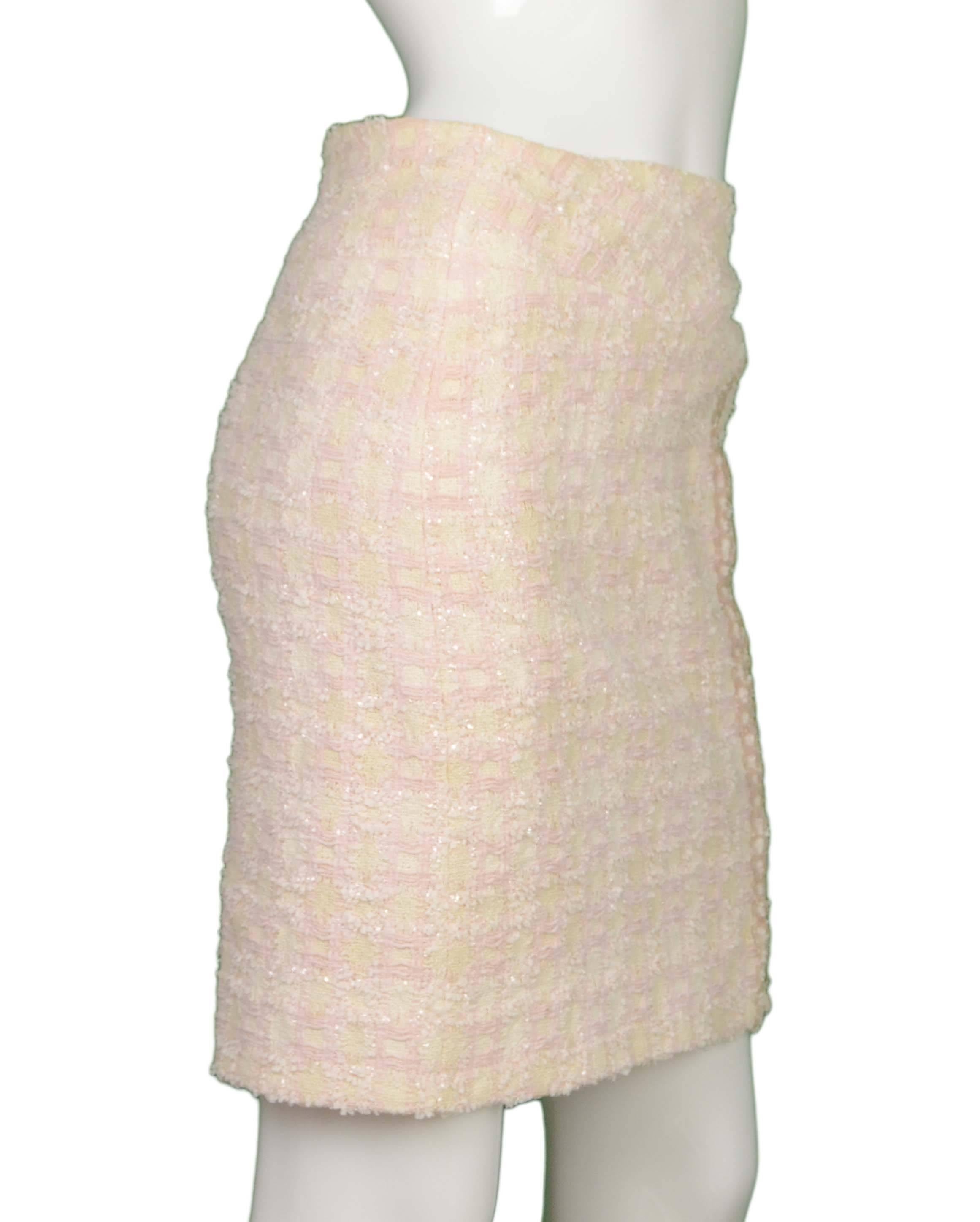 Chanel Claudia Schiffer Vintage '95 Beige & Pink Tweed Skirt Suit sz 46 In Excellent Condition In New York, NY