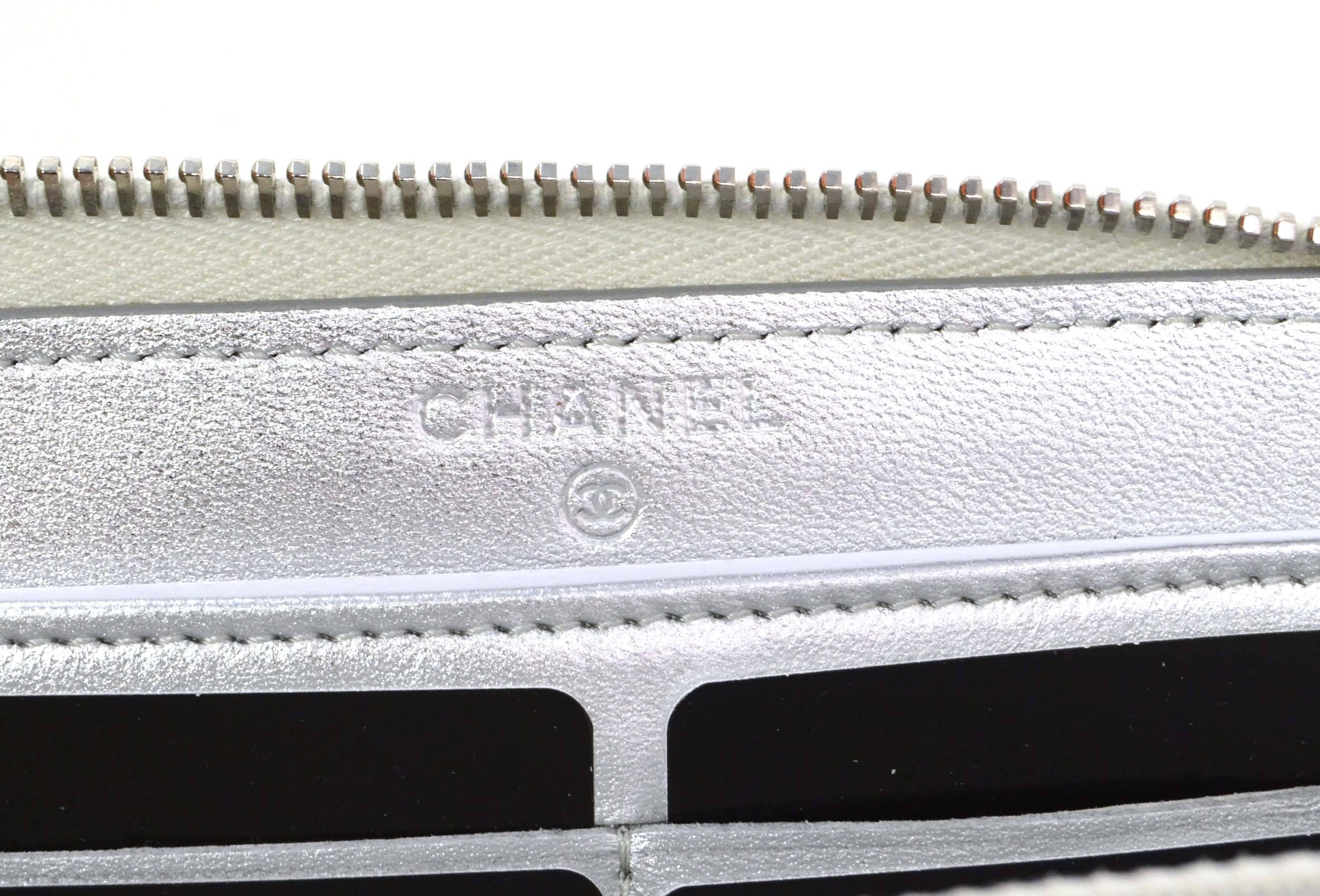 Chanel Silver Quilted Lambskin Zippy Wallet SHW 4