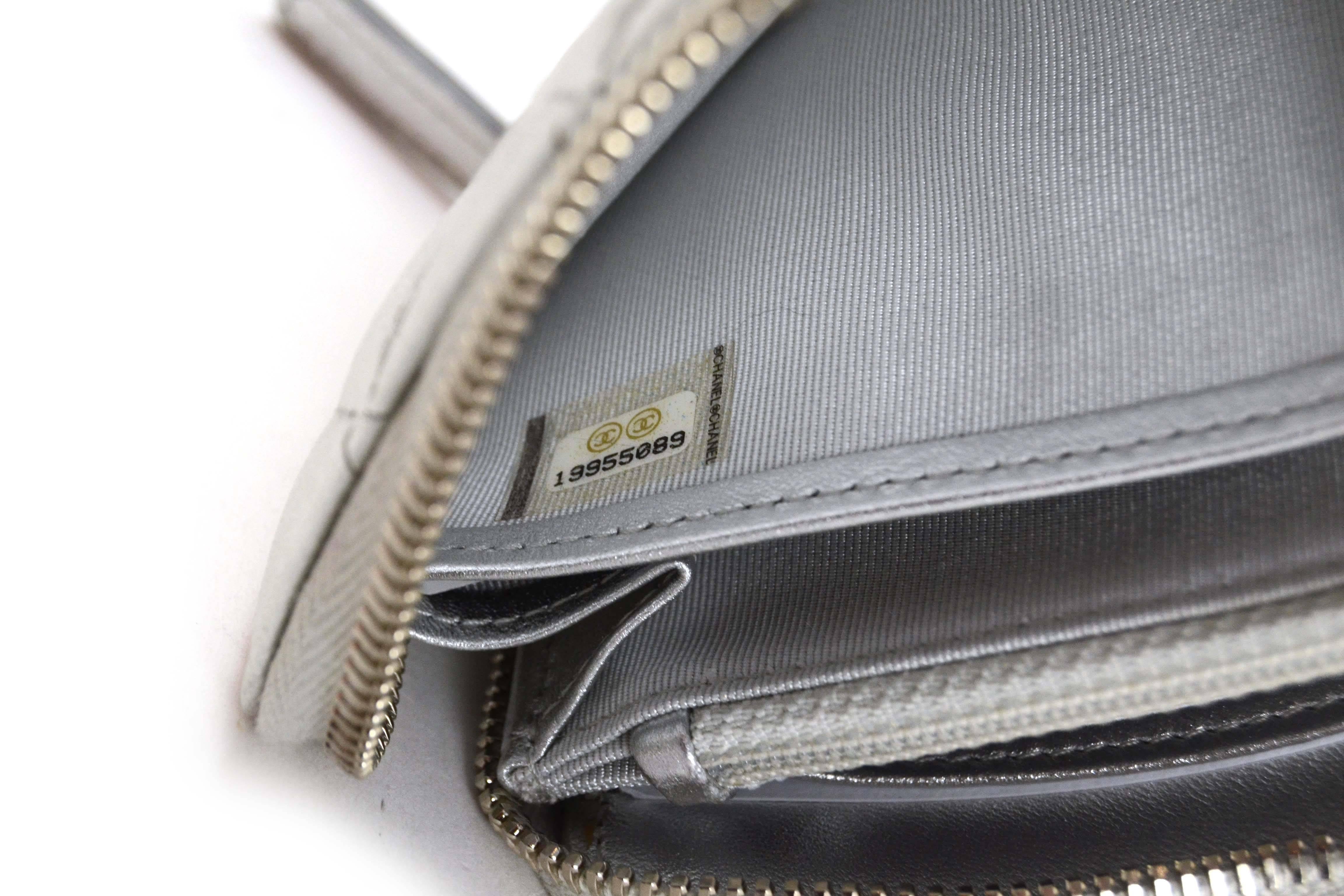 Chanel Silver Quilted Lambskin Zippy Wallet SHW 5