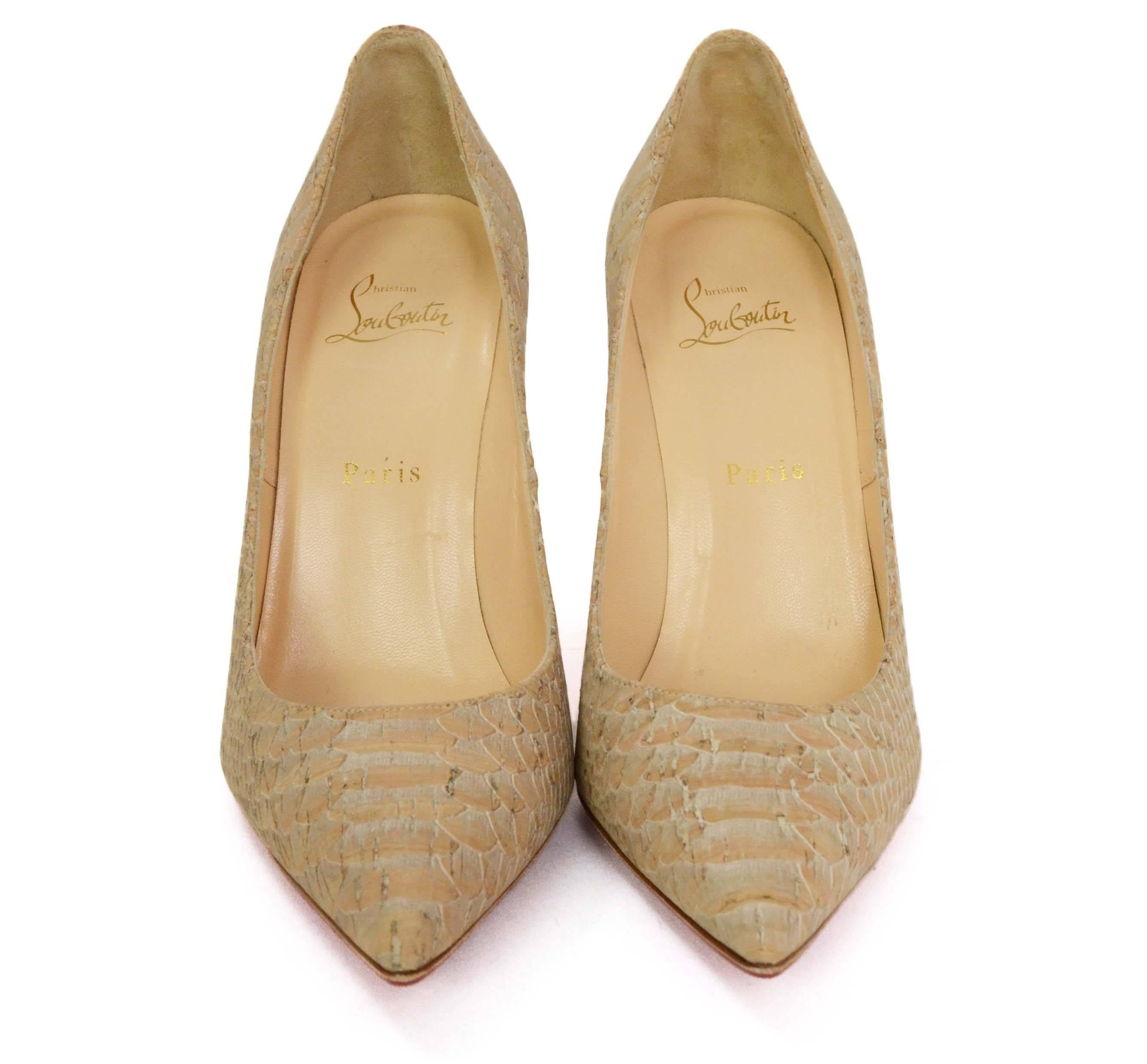 Christian Louboutin Tan Python Printed Cork 'Decollete' Pumps sz 40 In Excellent Condition In New York, NY