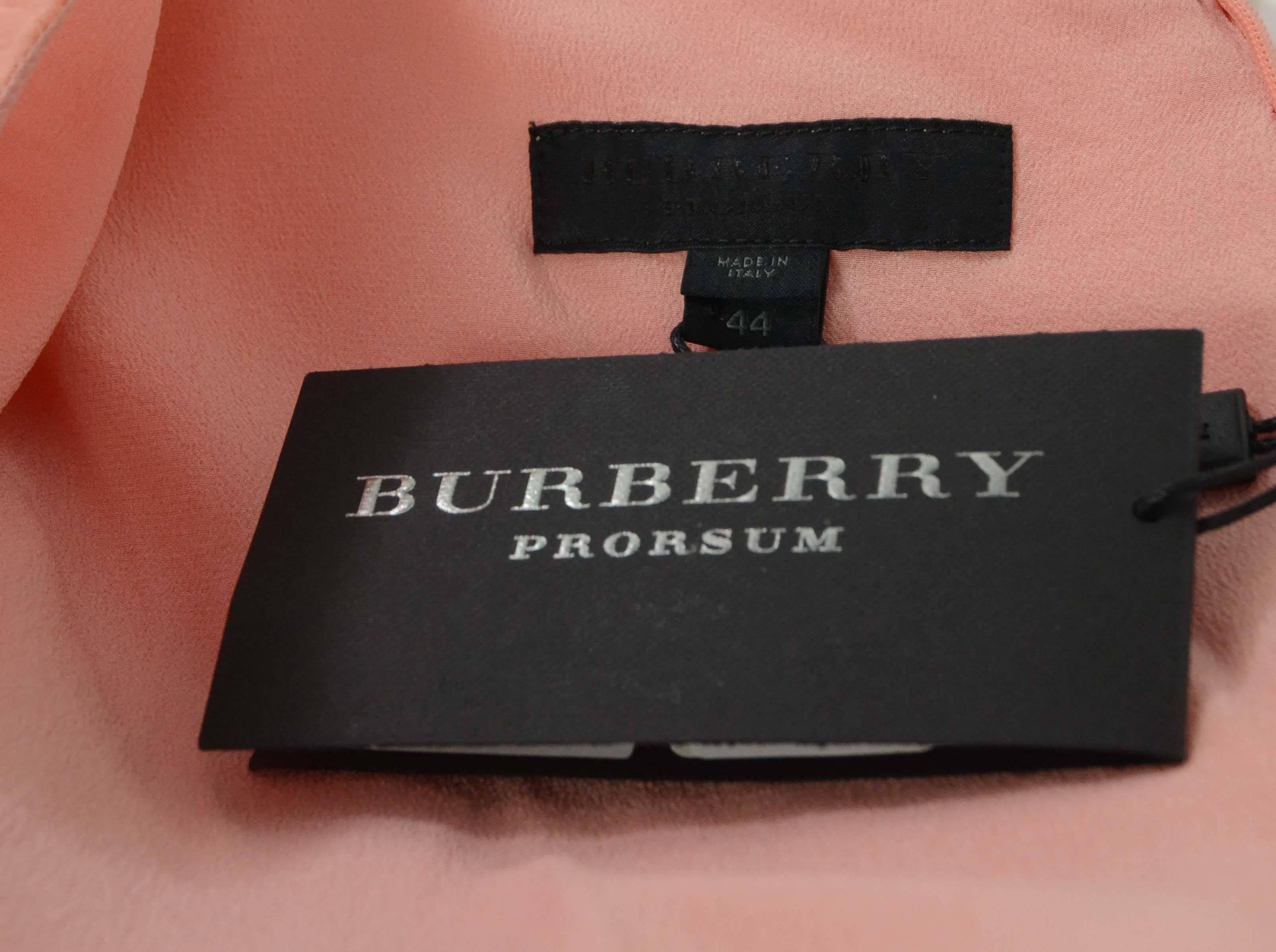 Burberry Prorsum Peach Textured Silk Short Sleeve Dress sz 44 In Excellent Condition In New York, NY