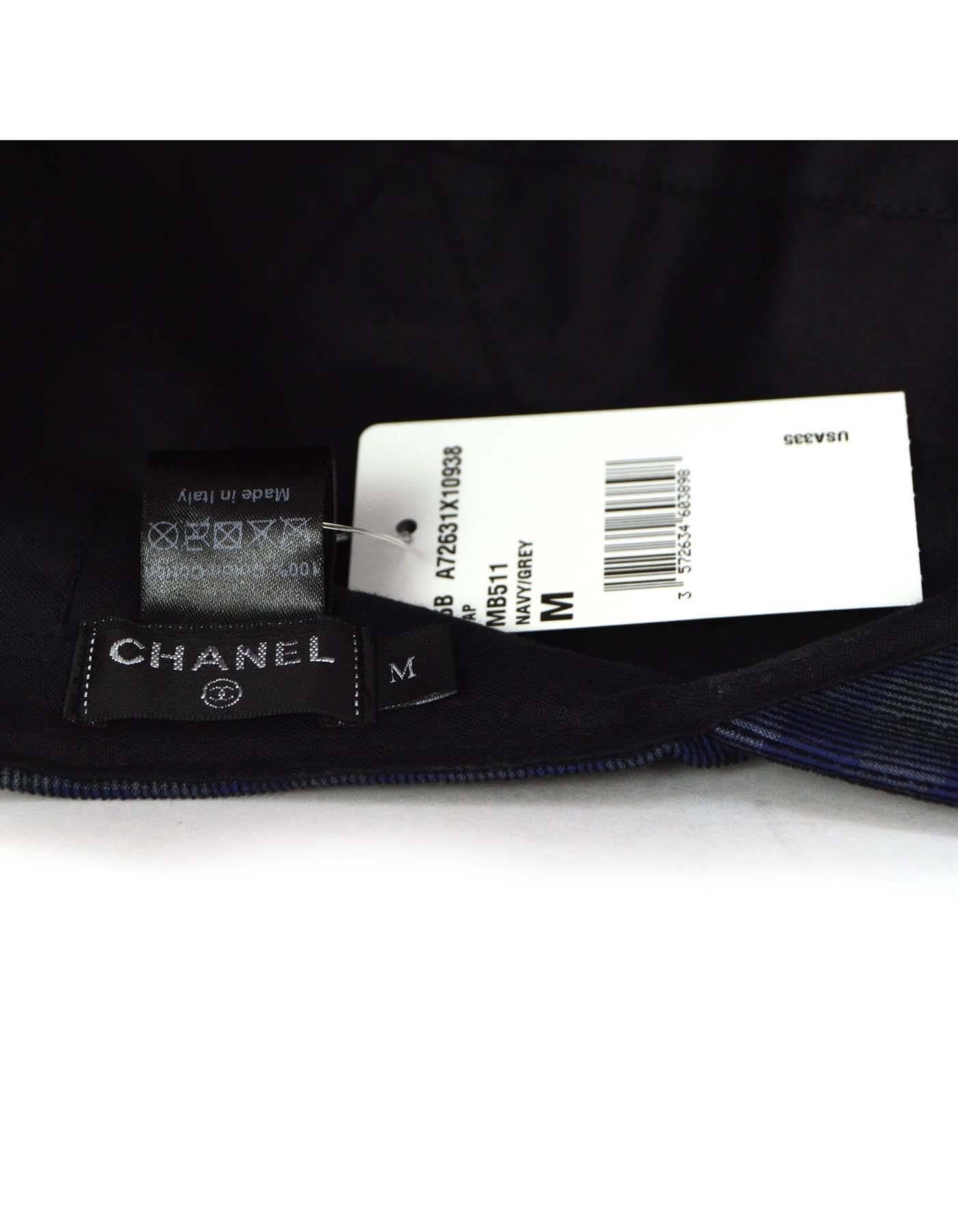 Chanel 2015 Marine / Grün Gingham CC Baseballmütze sz M im Zustand „Hervorragend“ in New York, NY