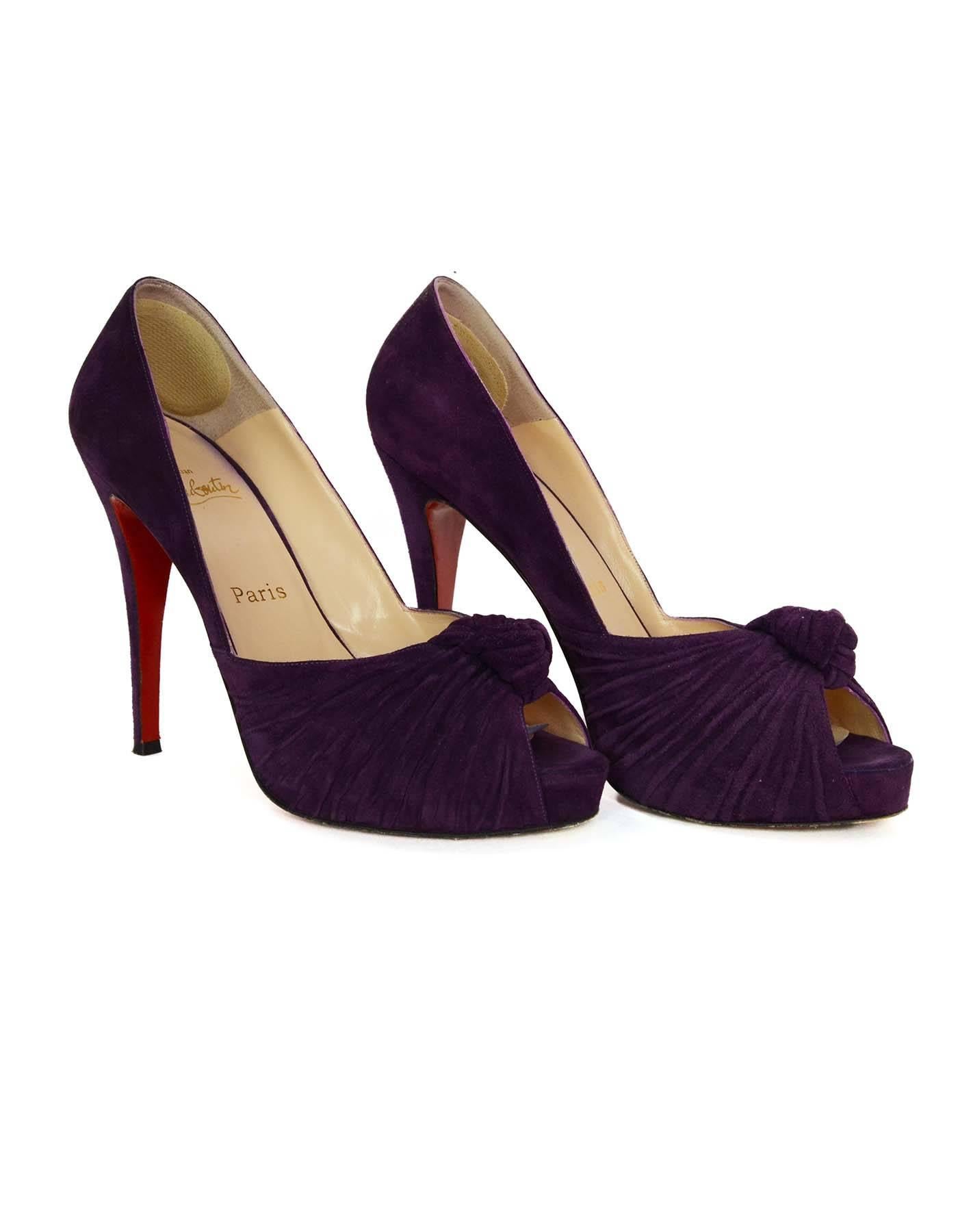 Christian Louboutin Purple Suede Peep-Toe Pumps sz 39 In Excellent Condition In New York, NY