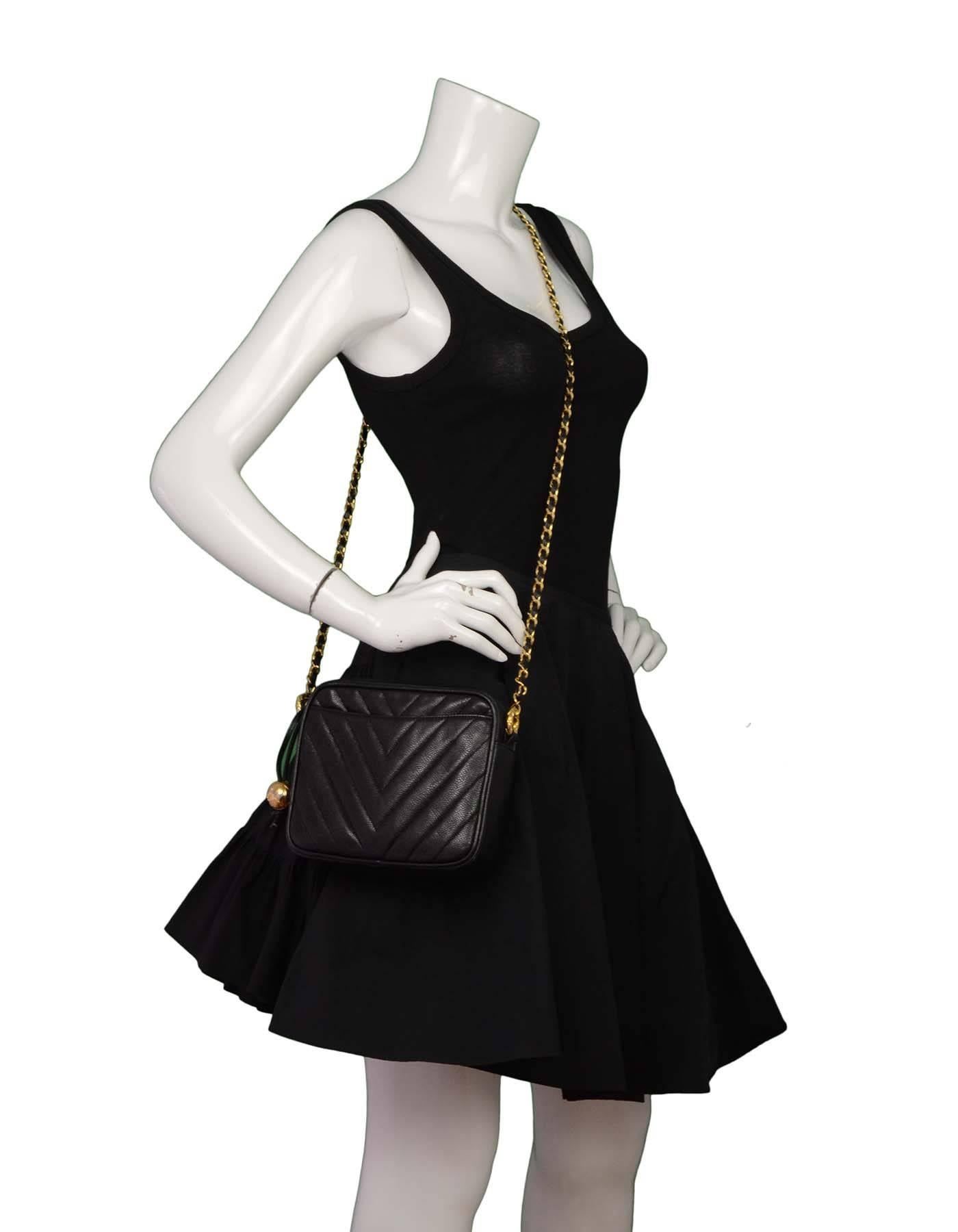 Chanel Vintage '93 Black Chevron Caviar Leather Crossbody Camera Bag GHW 5