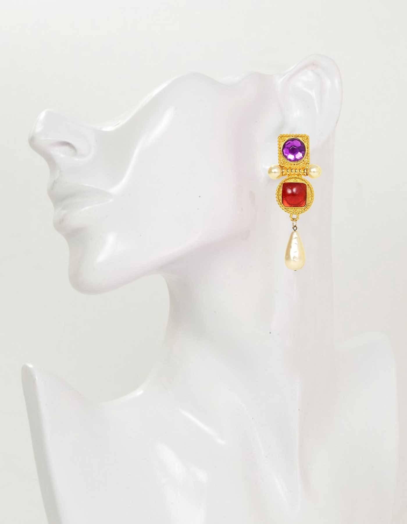 Chanel Vintage Purple & Red Geometric Pearl Clip On Earrings In Excellent Condition In New York, NY