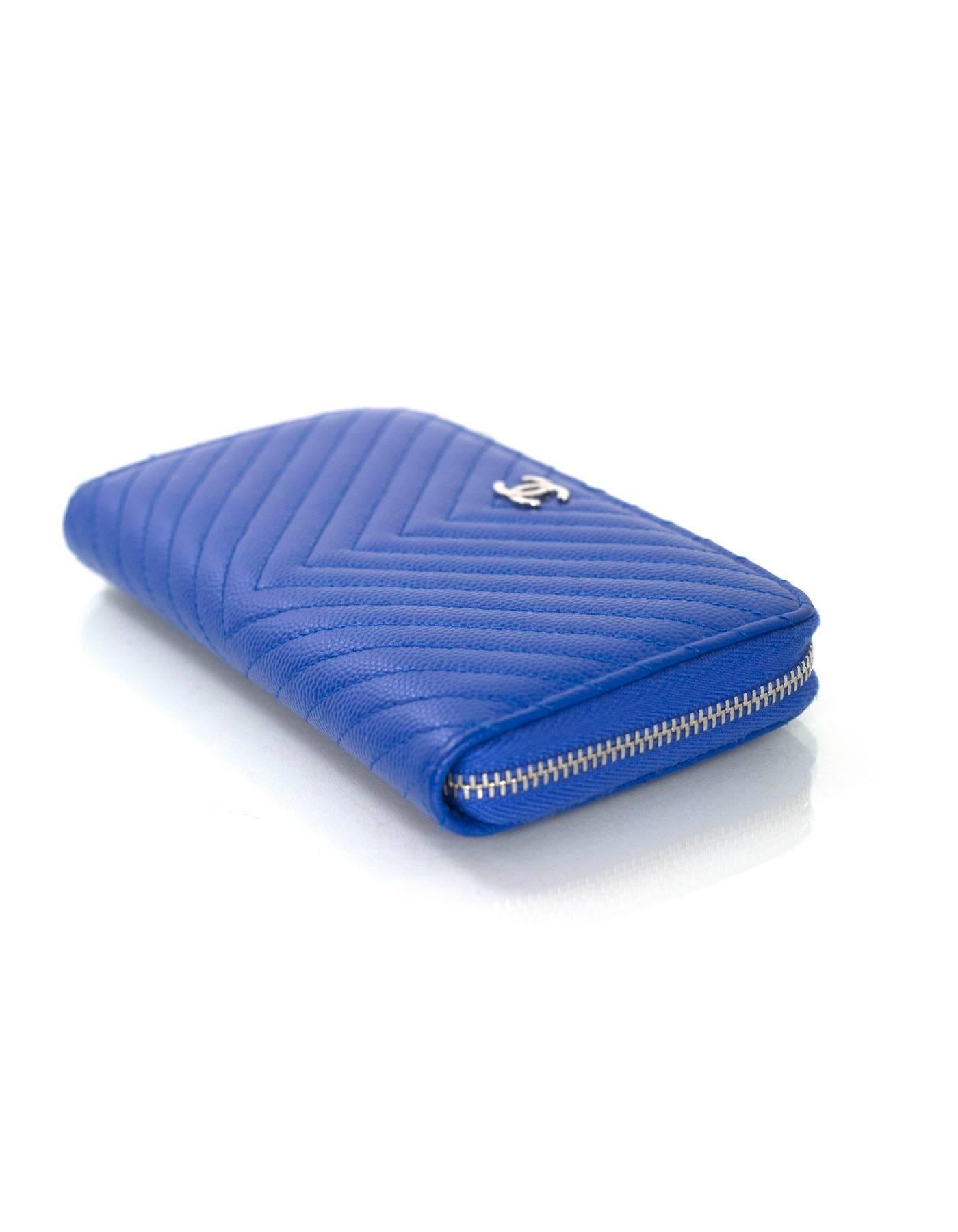 Chanel 2016 Cobalt Blue Chevron Quilted Caviar Leather Small Zip Wallet In Excellent Condition In New York, NY