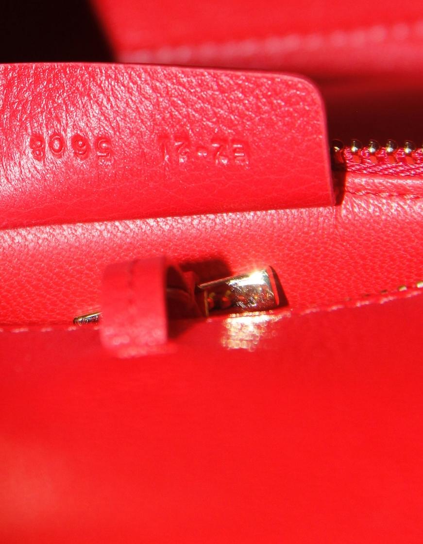 Salvatore Ferragamo Borsa con manico superiore in pelle nera/rossa in vendita 5