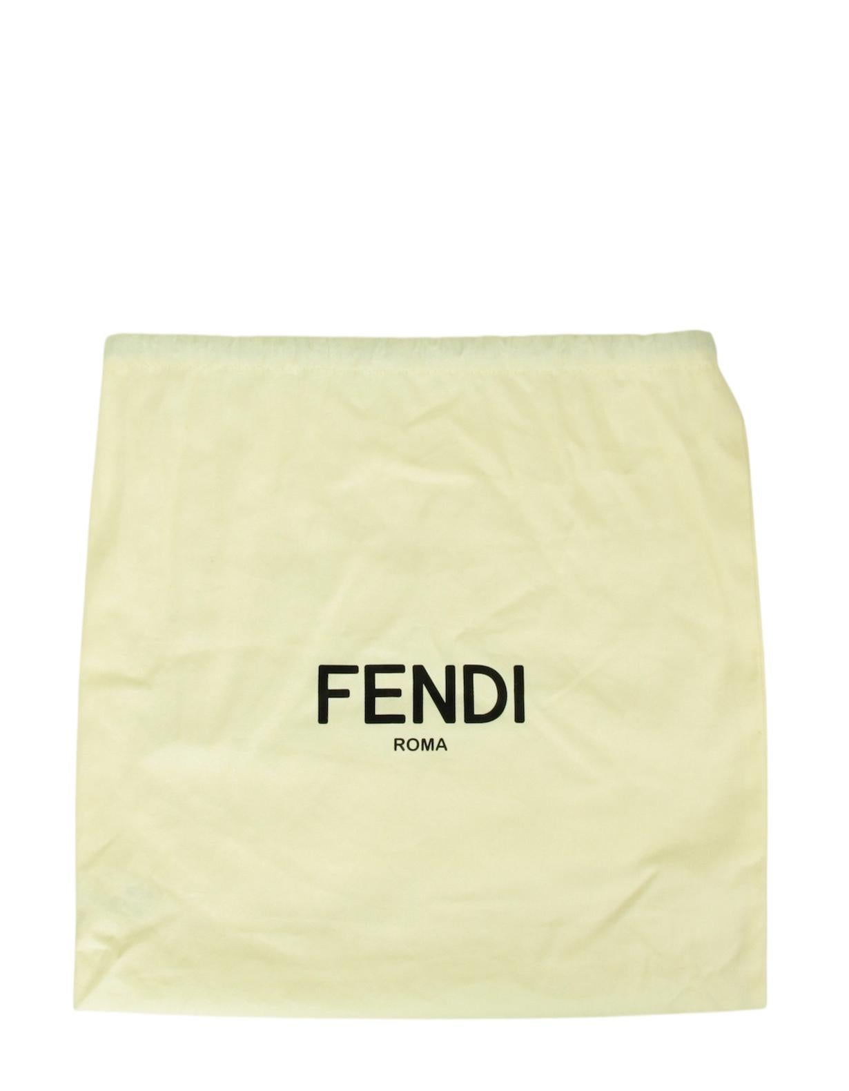 Borsa Fendi Beige in nappa con logo in rilievo FF 1974 Medium Baguette NM in vendita 4