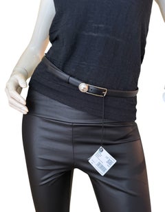 Cinturón de piel negro de Chanel, nuevo sin usar, con hebilla CC de perlas, talla 100 / 40"
