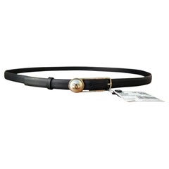 Cinturón de piel negro de Chanel, nuevo sin usar, con hebilla CC de perlas, talla 100 / 40"