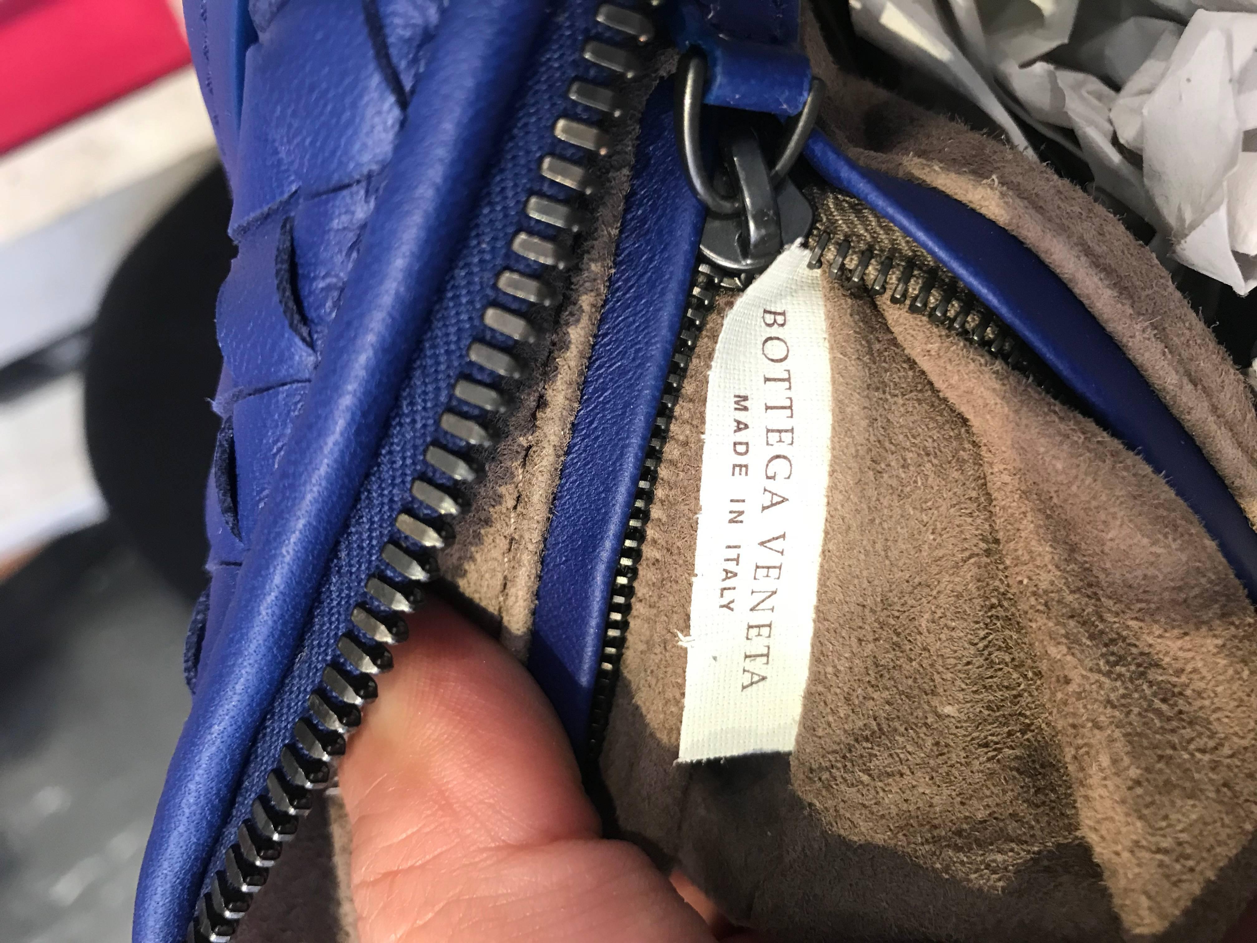 Bottega Veneta Cobalt Blue Intrecciato Leather Nodini Crossbody Bag In Excellent Condition In New York, NY