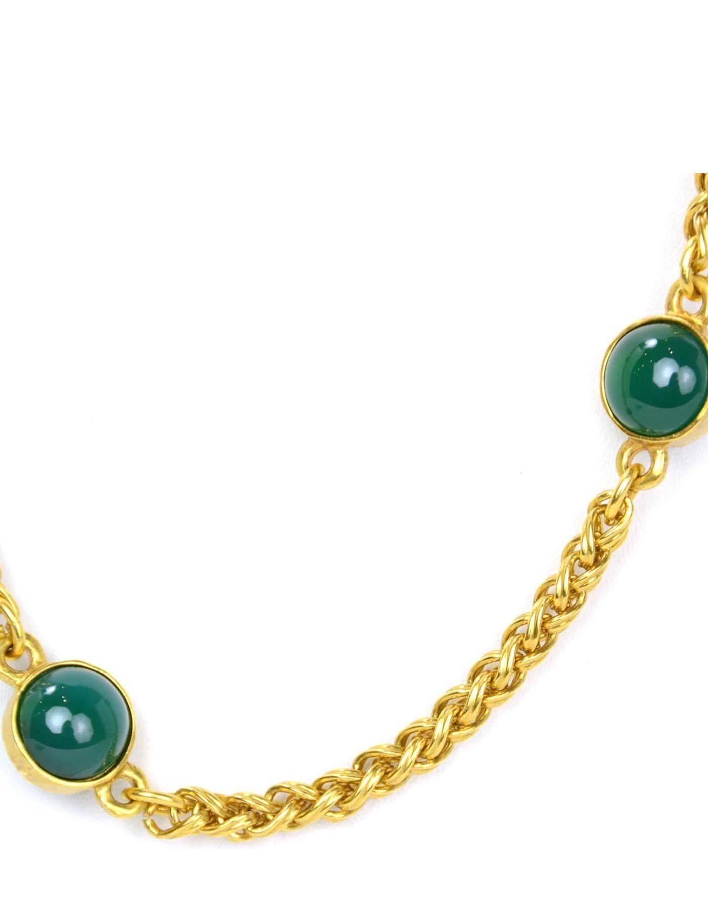 CHANEL Vintage '95 Gold Link & Green Gripoix Necklace In Excellent Condition In New York, NY