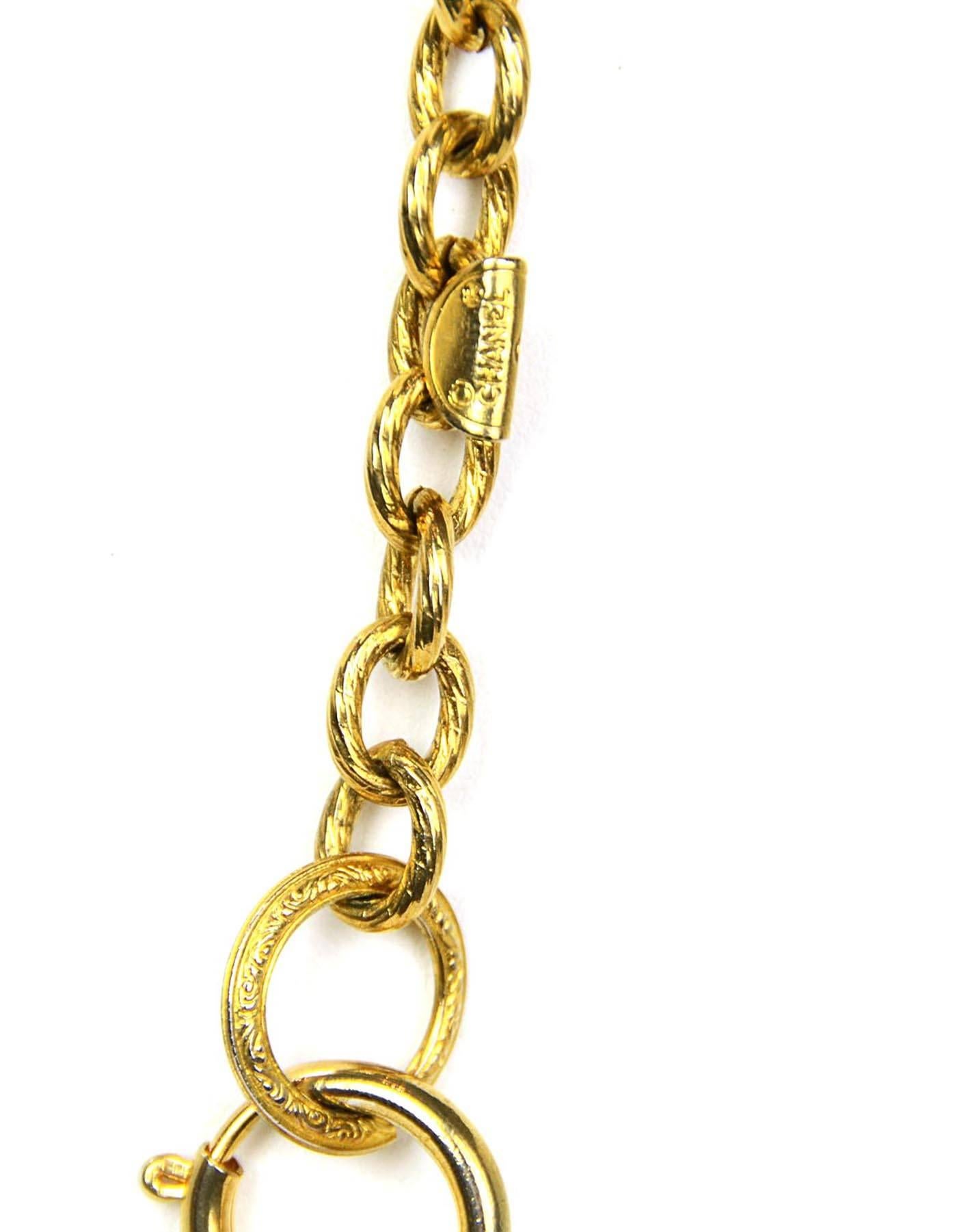 CHANEL Vintage Gold Quilted Pendant Long Strand Necklace In Excellent Condition In New York, NY