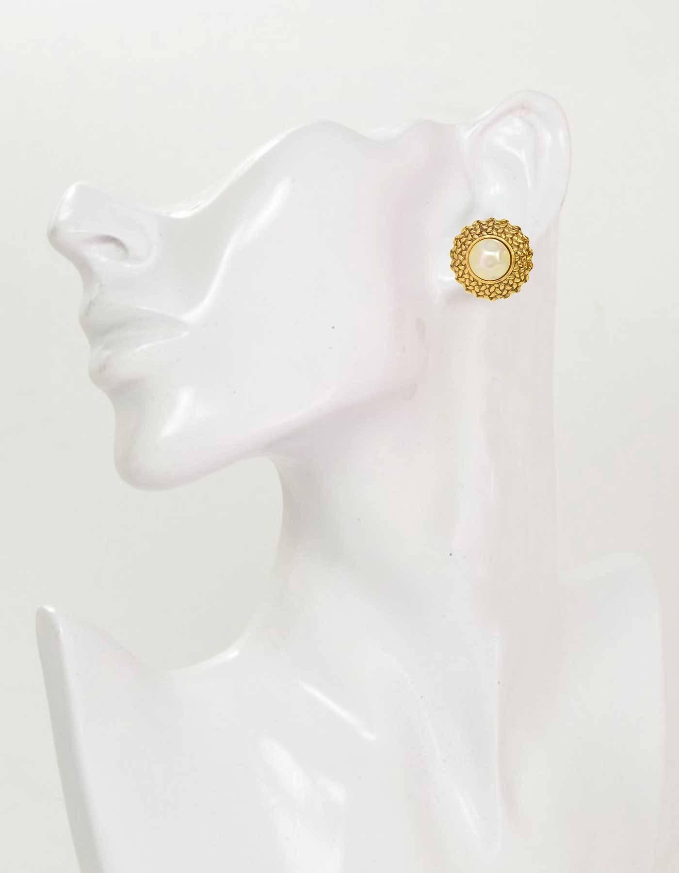 CHANEL Vintage '90s Textured Gold & Pearl Clip On Earrings 1