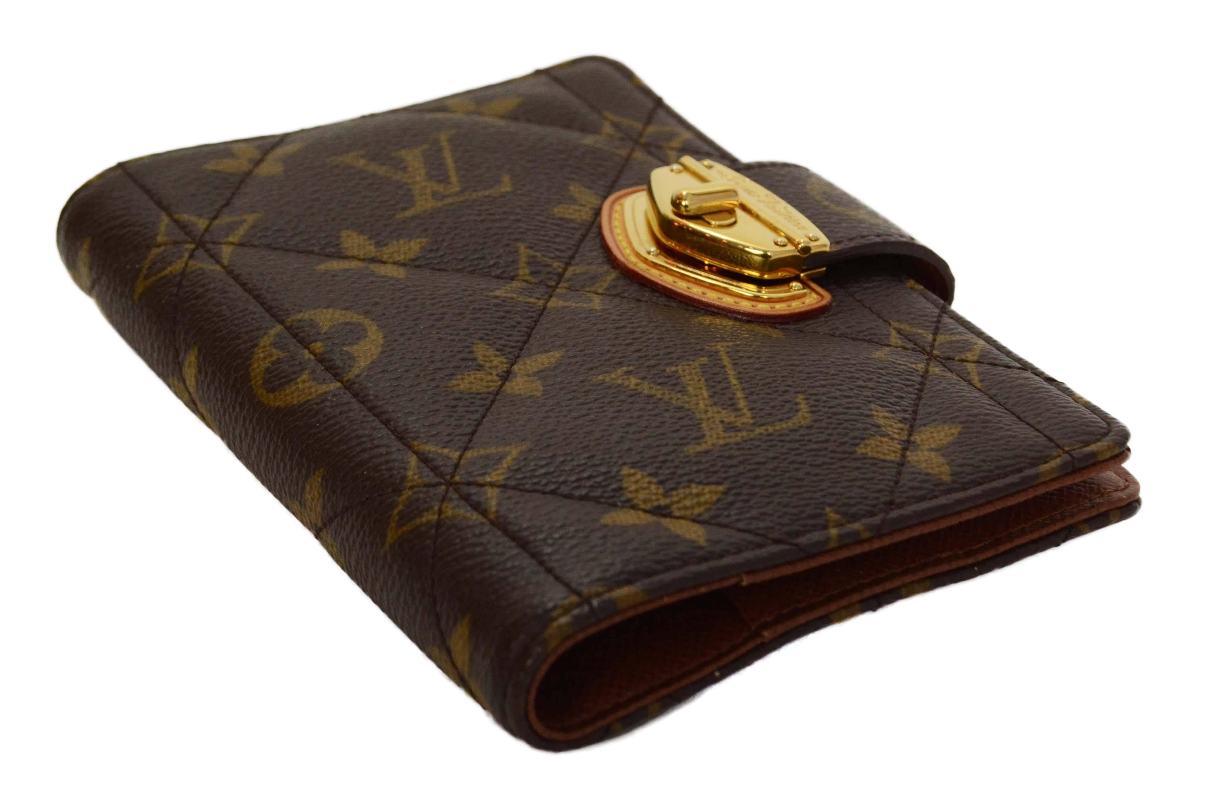 Louis Vuitton Monogram Canvas Etoile Small Agenda Cover 
Features quilting throughout canvas
Made In: France
Year of Production: 2009
Color: Brown
Hardware: Goldtone
Materials: Coated canvas
Lining: Brown coated canvas
Closure/Opening: