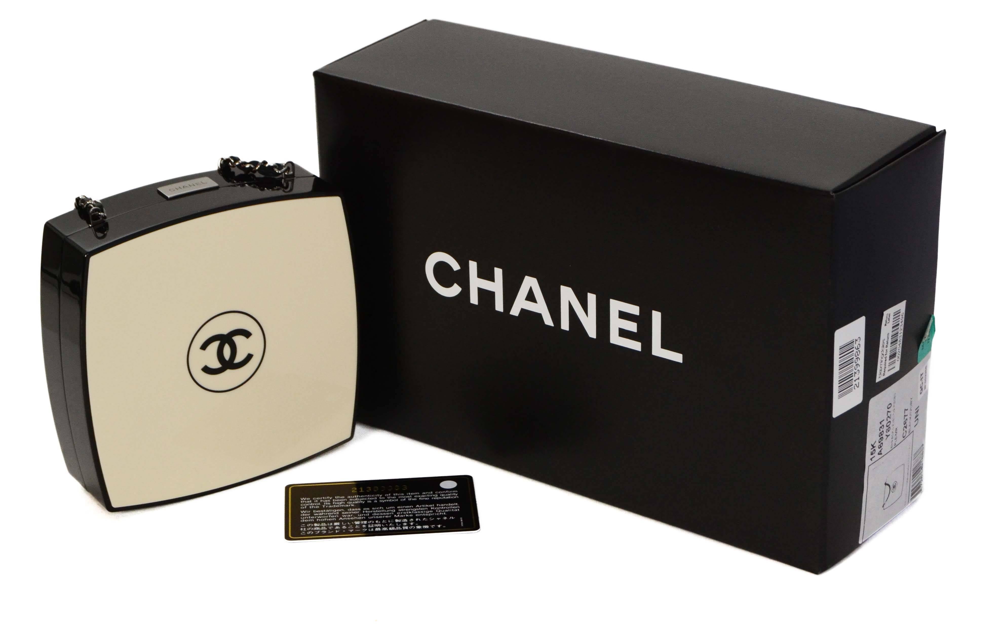 Chanel Rare 2015 Runway Beige & Black Compact Clutch Bag rt. $8, 500 1