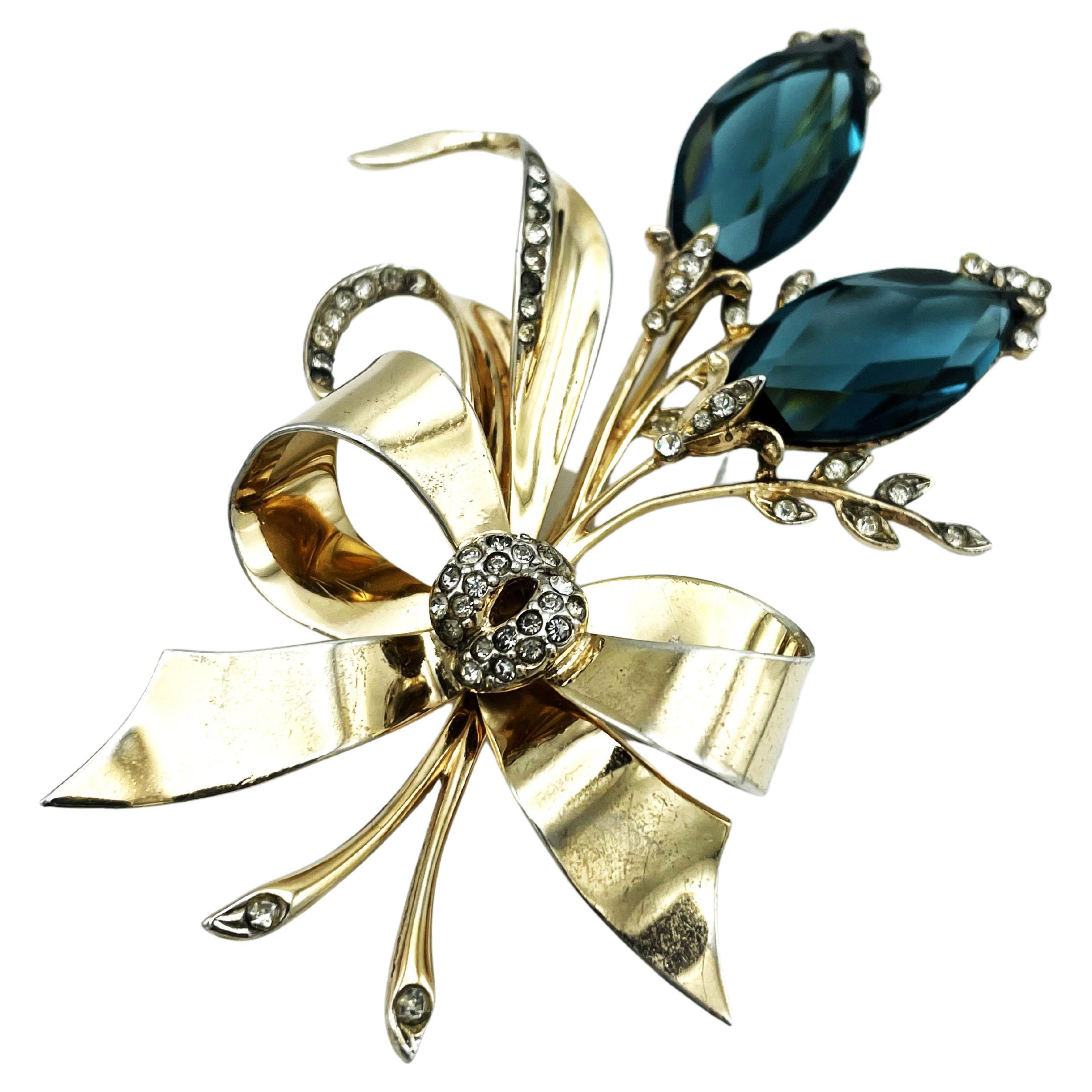 Flower Brooch by Kreisler NY, emerald crystal, Sterling Silver gold plated 1940  For Sale