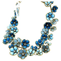 Halskette mit vielen blauen Glasblumen von Gripoix aus Gripoix im Stil von Chanel