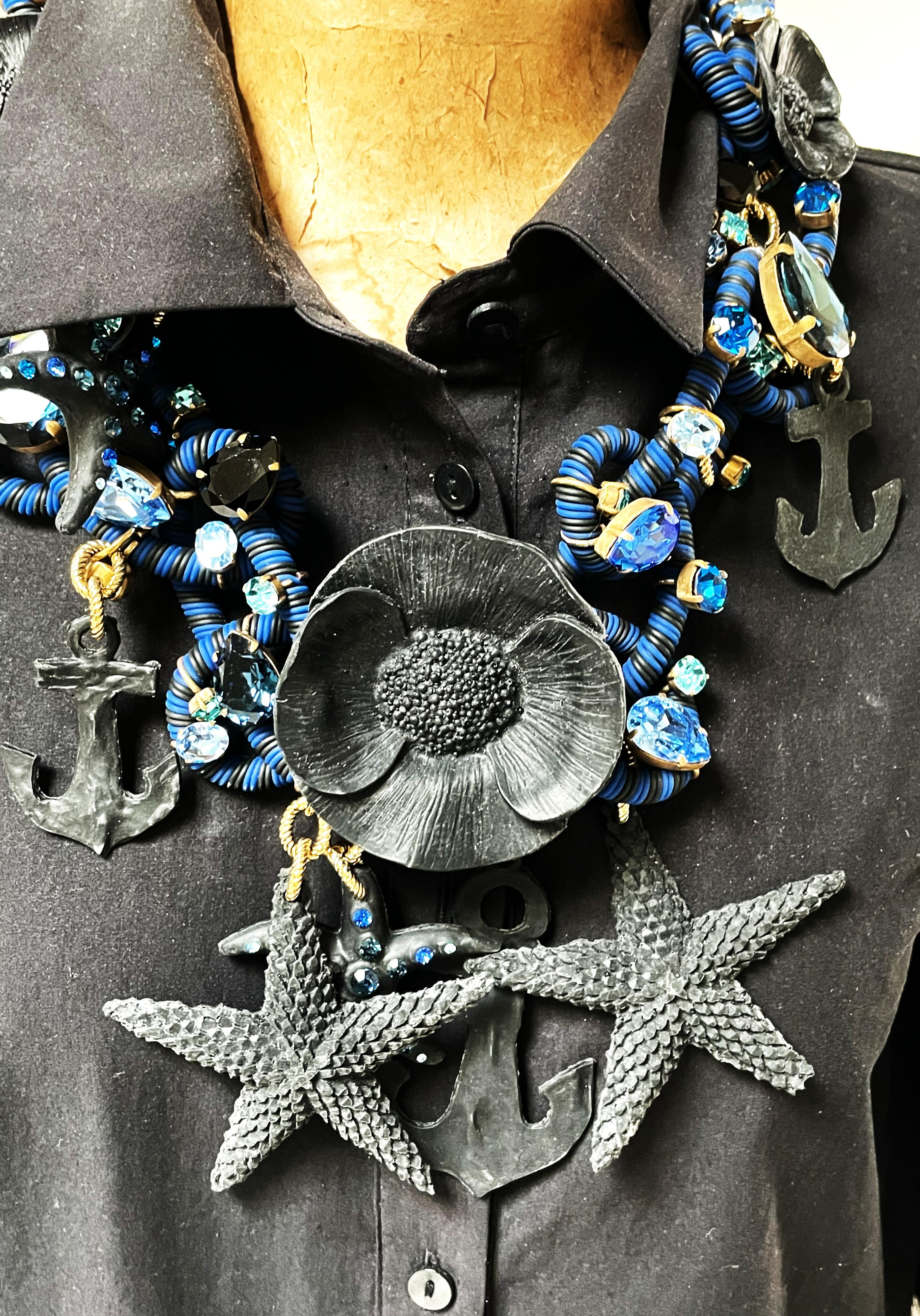 Yves Saint Laurent COLLIER, 'Borde de Mer', resina blu marine, anni '90 in vendita 3