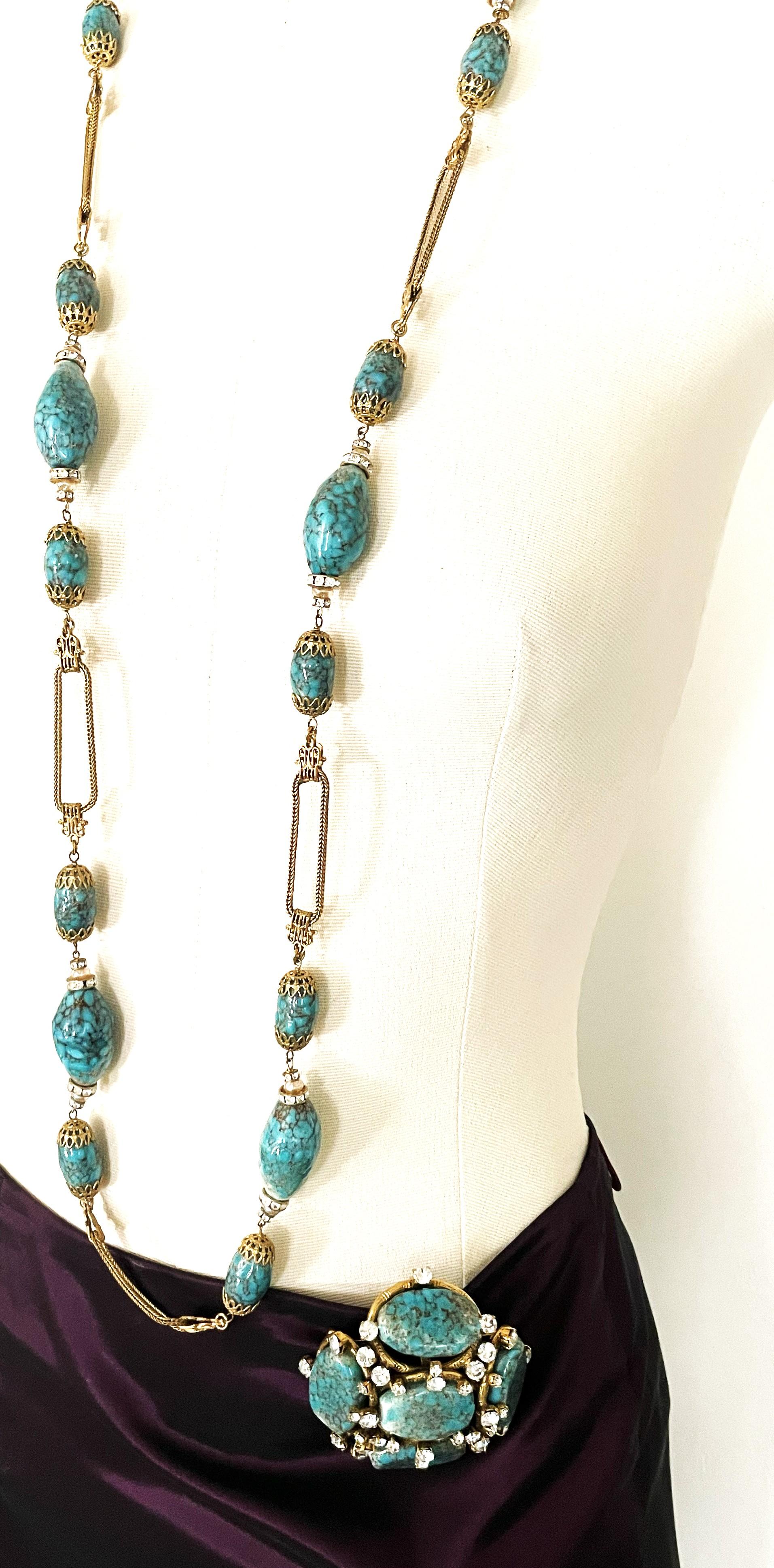 JEU DE COLLIER ET BROCHE CHANEL pierres turquoises avec strass signé 94 P-1994 en vente 8