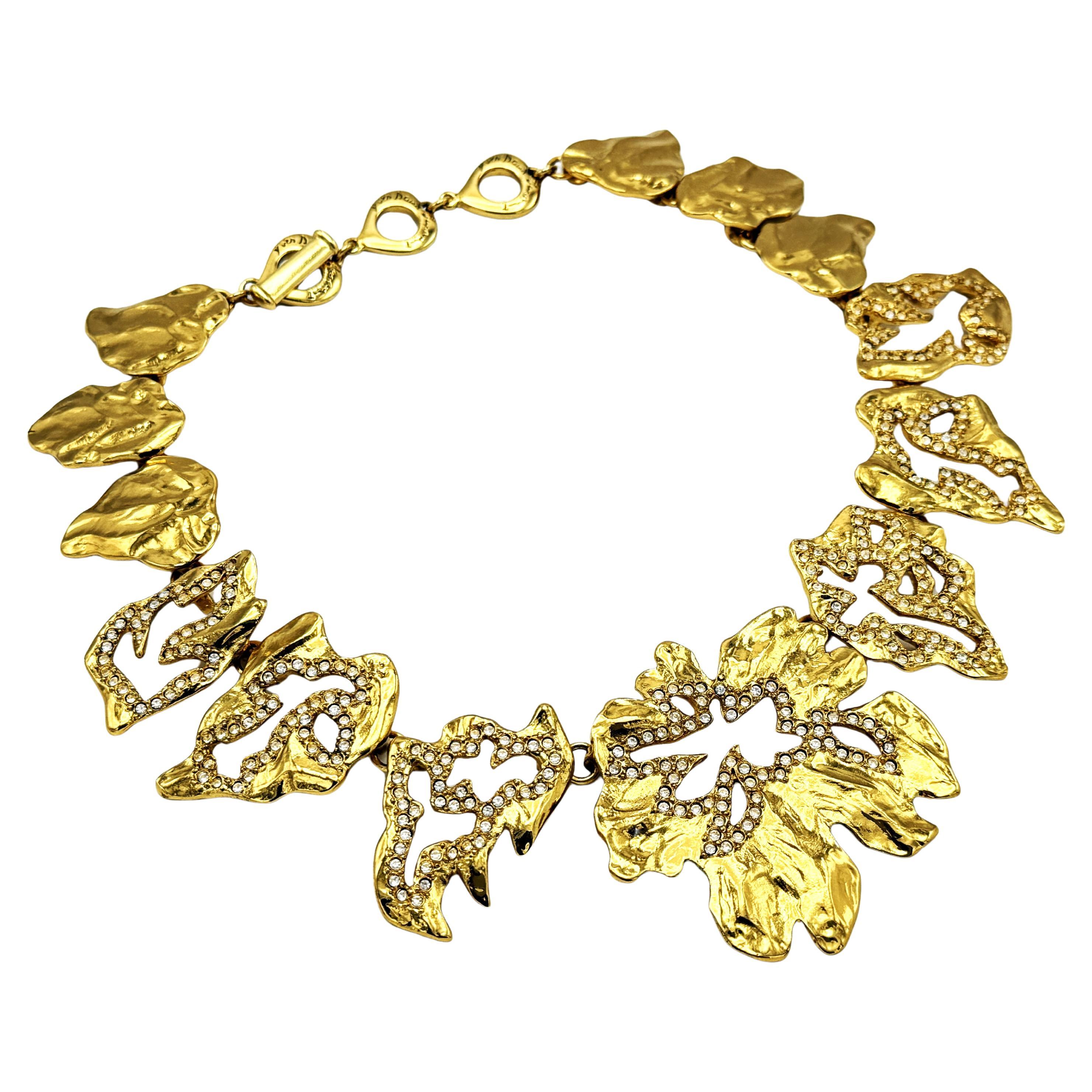 Yves Saint Laurent collier consi de différentes feuilles avec de minuscules rhinsetons en vente