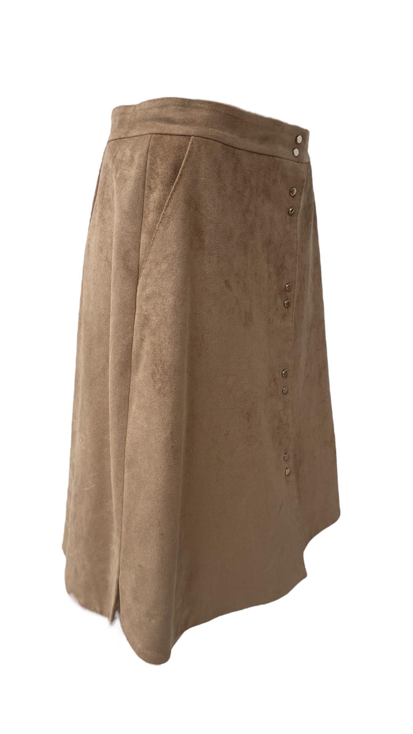 Marella Sport Vintage Faux Suede A-Line Skirt with Snap Buttons en venta 7